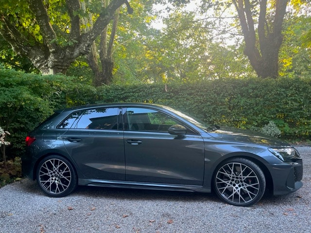 AUDI RS3 Sportback 2.5 TSI quattro S-tronic-image-14
