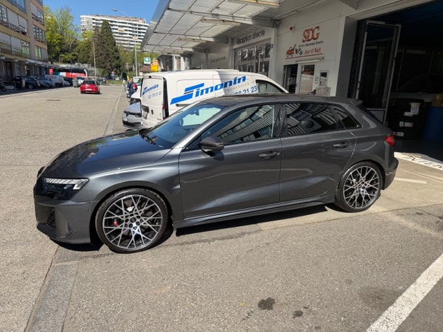 AUDI RS3 Sportback 2.5 TSI quattro S-tronic-image-10