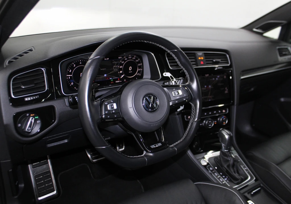 VW Golf 2.0 TSI R 4Motion DSG Performance Paket Akrapovic ABT 350PS / CH-Fahrzeug-image-10