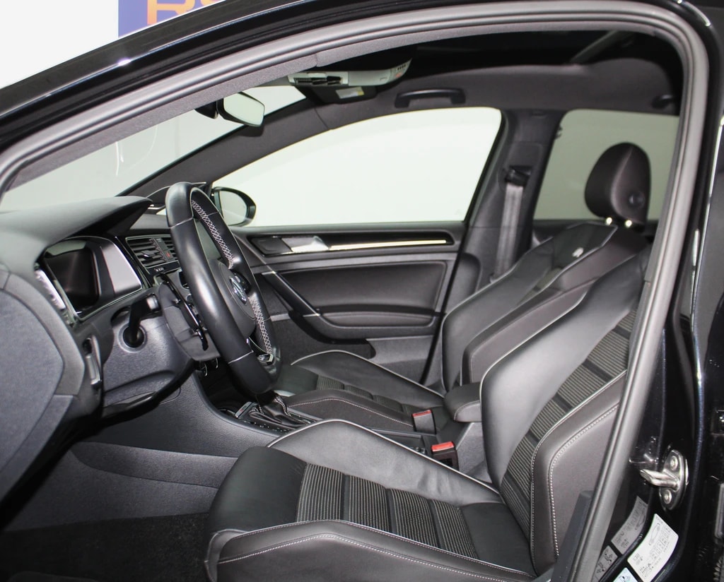 VW Golf 2.0 TSI R 4Motion DSG Performance Paket Akrapovic ABT 350PS / CH-Fahrzeug-image-7