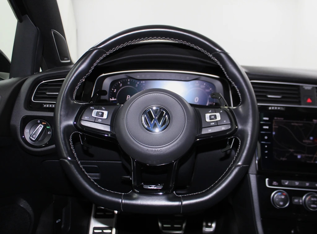 VW Golf 2.0 TSI R 4Motion DSG Performance Paket Akrapovic ABT 350PS / CH-Fahrzeug-image-13