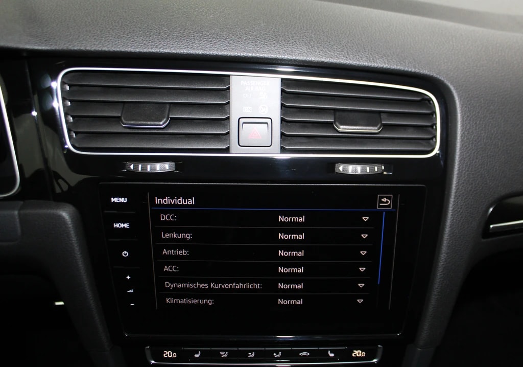 VW Golf 2.0 TSI R 4Motion DSG Performance Paket Akrapovic ABT 350PS / CH-Fahrzeug-image-26