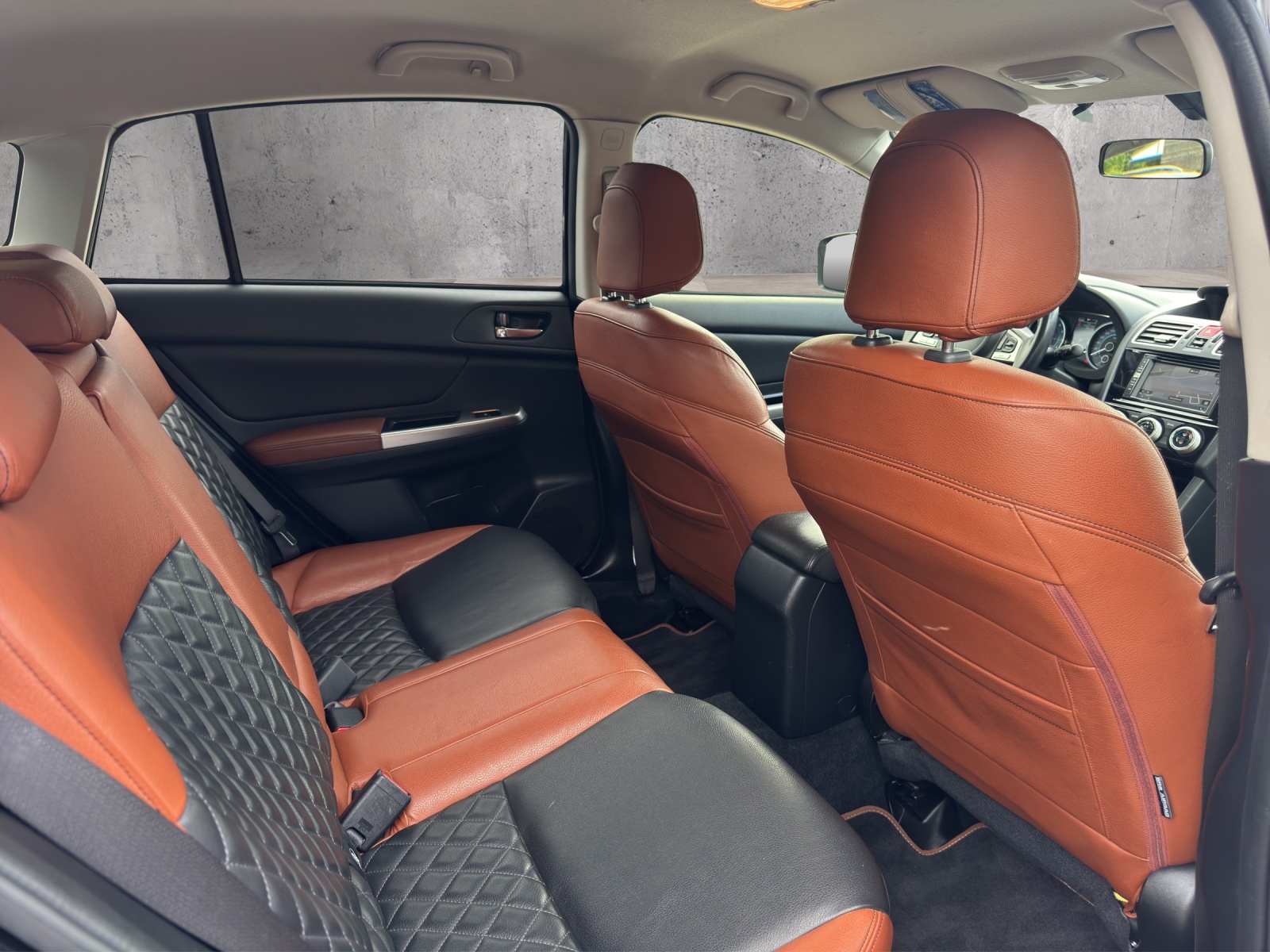 SUBARU XV 2.0 Swiss Three AWD CVT-image-14
