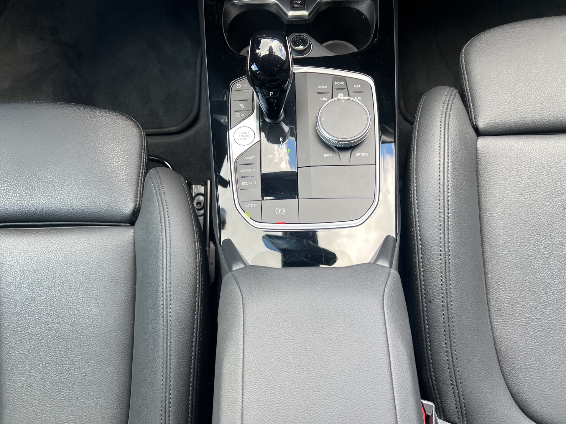 BMW 220i xDrive Gran Coupé Pure M Sport Steptronic-image-16