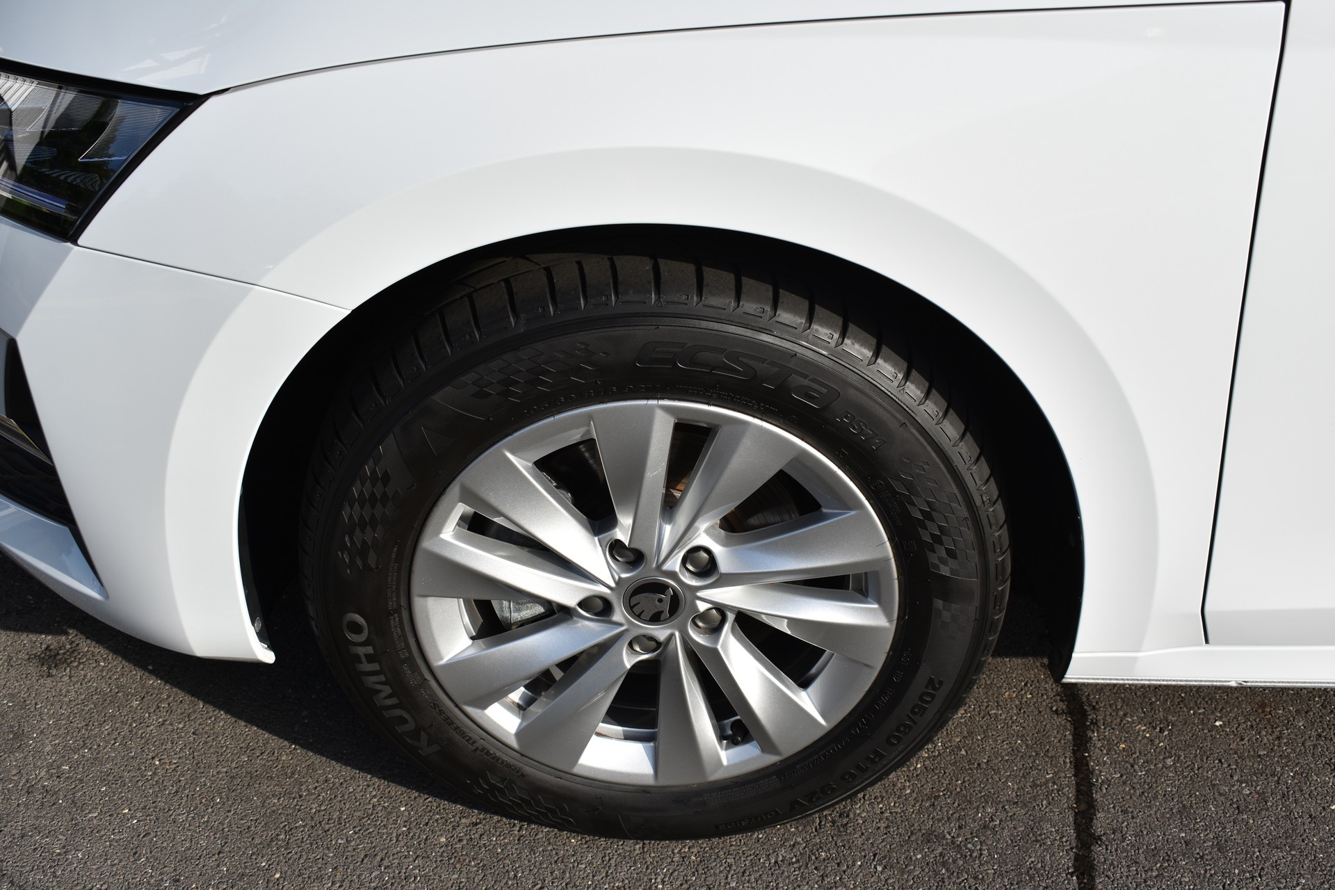 SKODA Octavia Combi 2.0 TDI DSG Selection-image-12