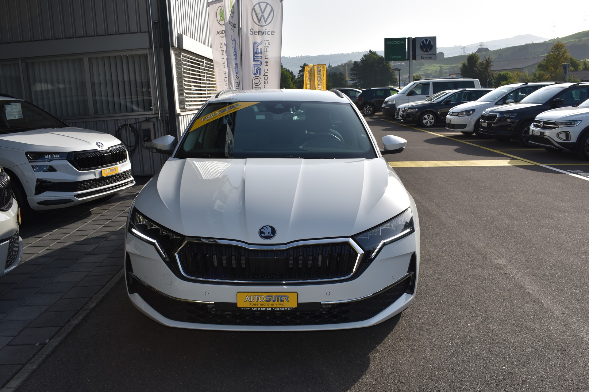 SKODA Octavia Combi 2.0 TDI DSG Selection-showroom-element-1