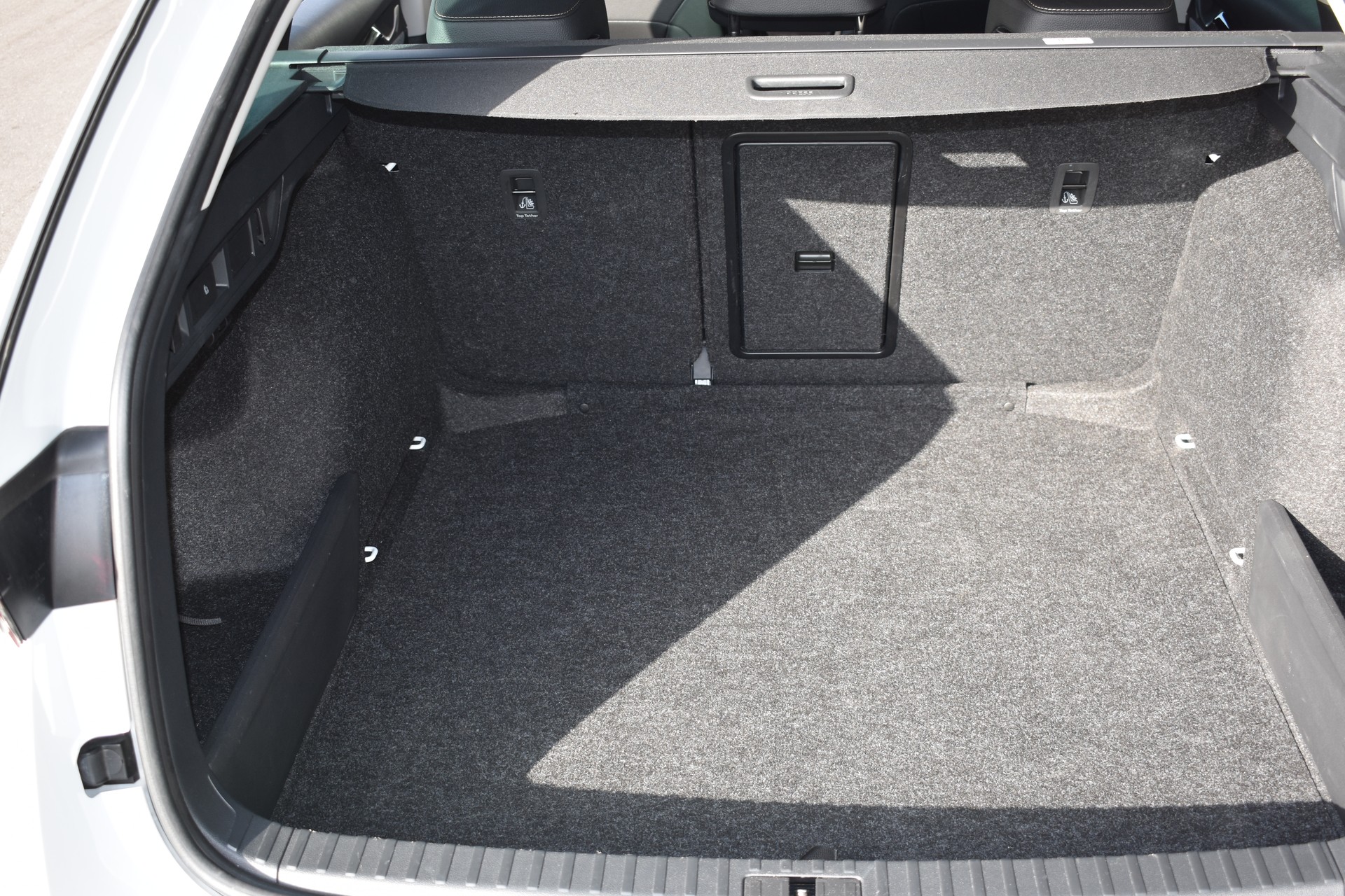 SKODA Octavia Combi 2.0 TDI DSG Selection-image-10