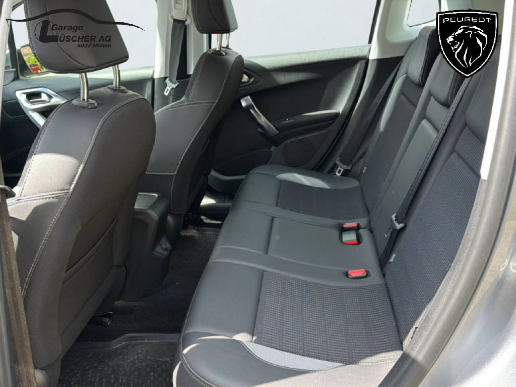 PEUGEOT 2008 1.2 PureTech 110 Allure S/S-image-7