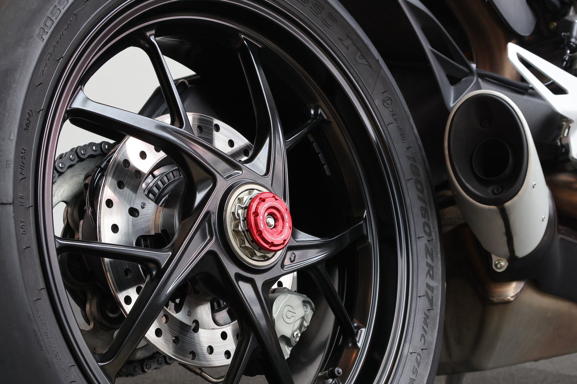 DUCATI Streetfighter V2-image-9