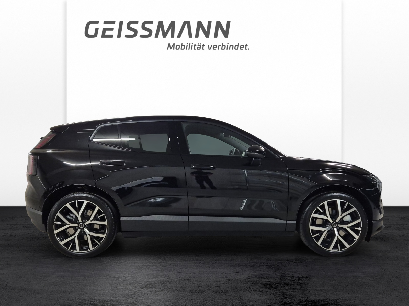 VOLVO EX30 E60 Twin Ultra Performance Sw. Black Ed. AWD-showroom-element-3