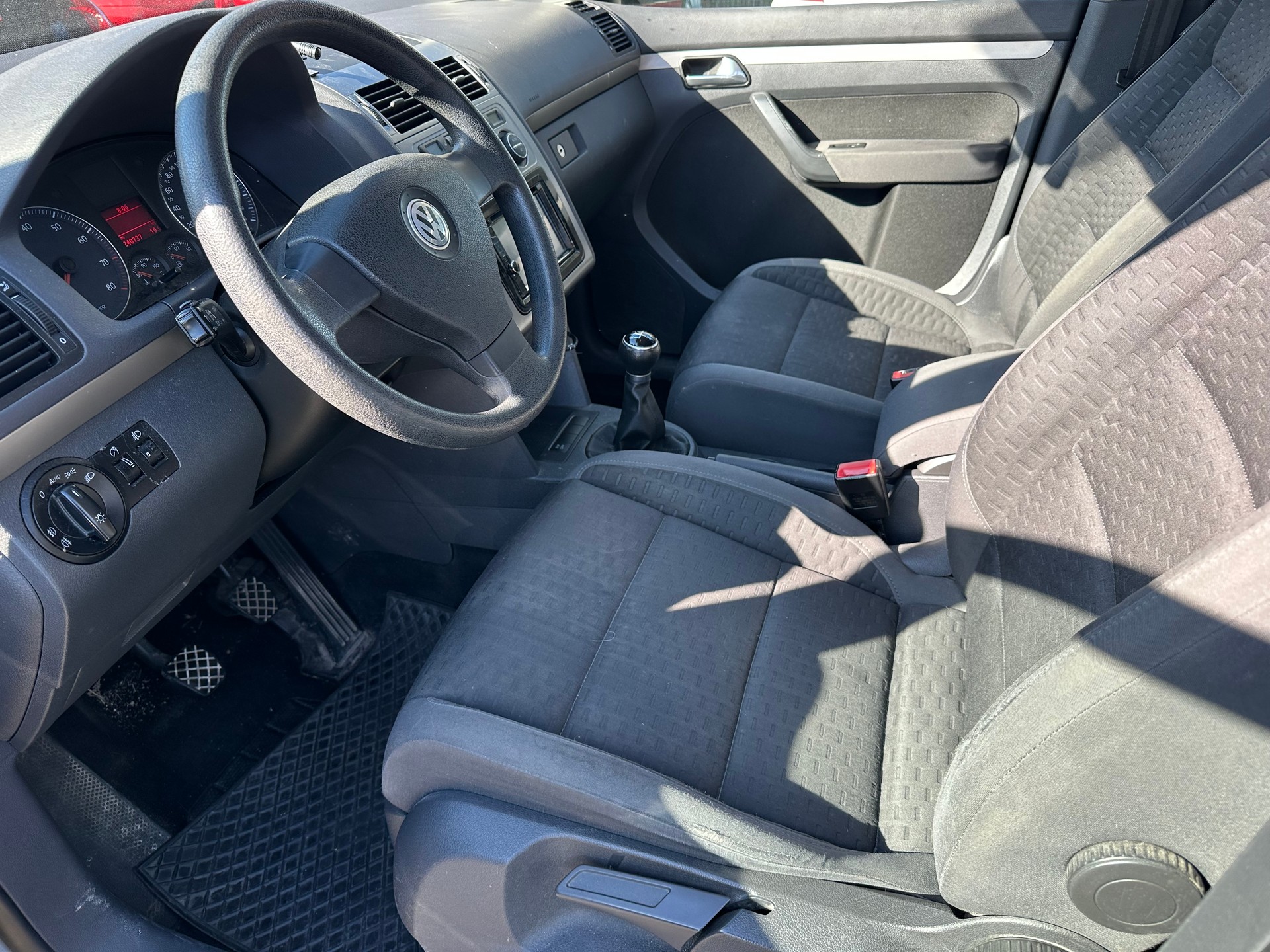 VW Touran 1.4 TSI Trendline-image-4