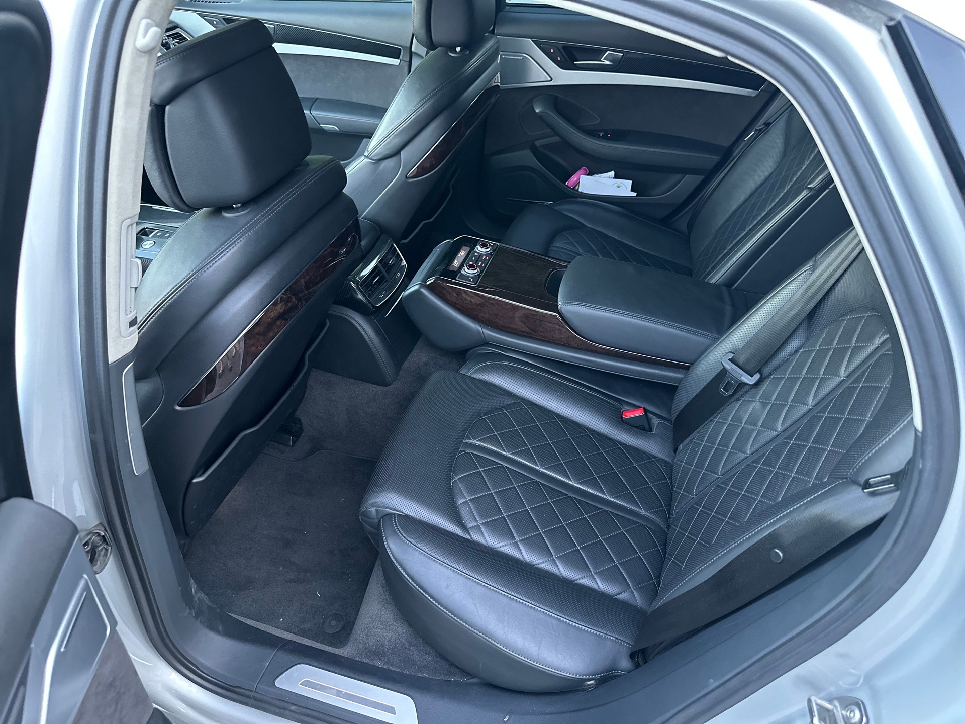 AUDI A8 4.2 TDI quattro tiptronic-image-8