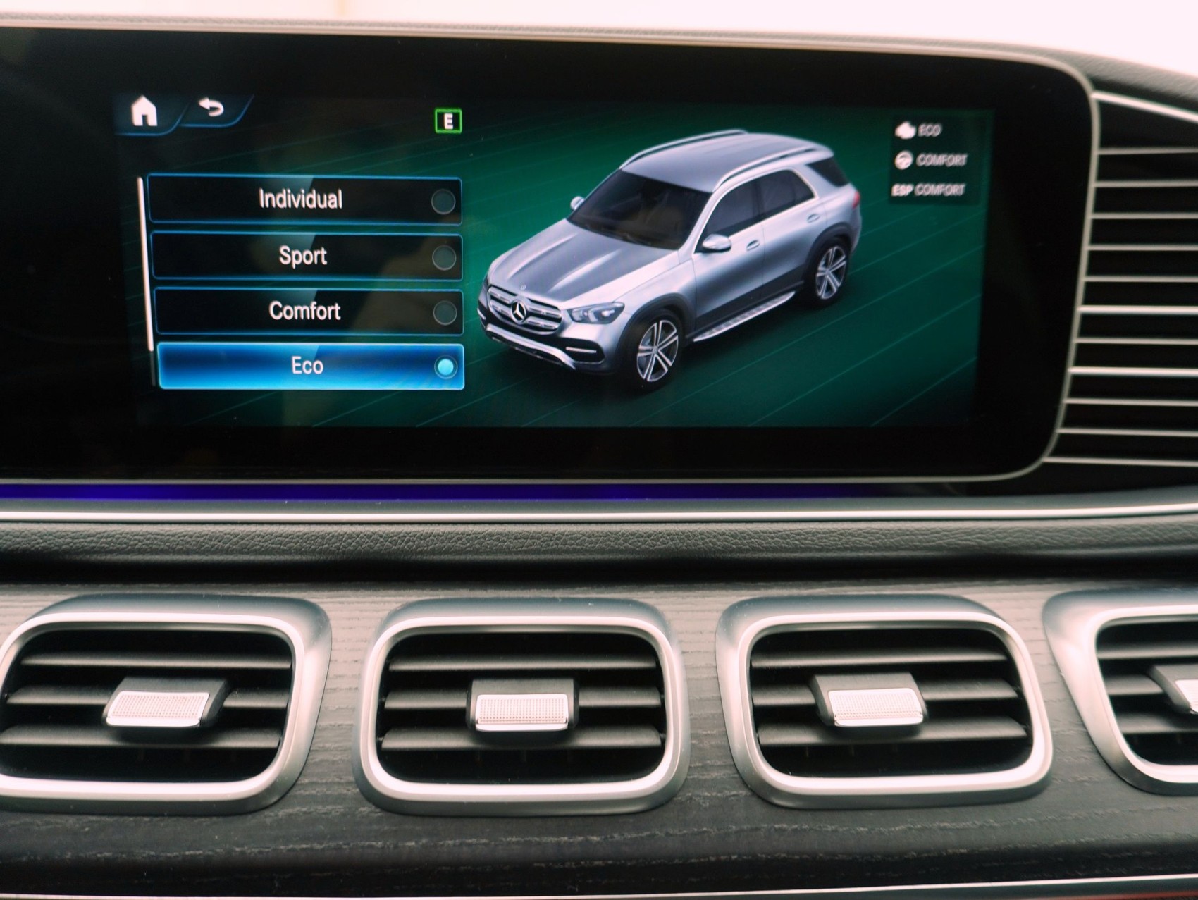 MERCEDES-BENZ GLE-Klasse GLE 300 d AMG Line 4matic-image-20