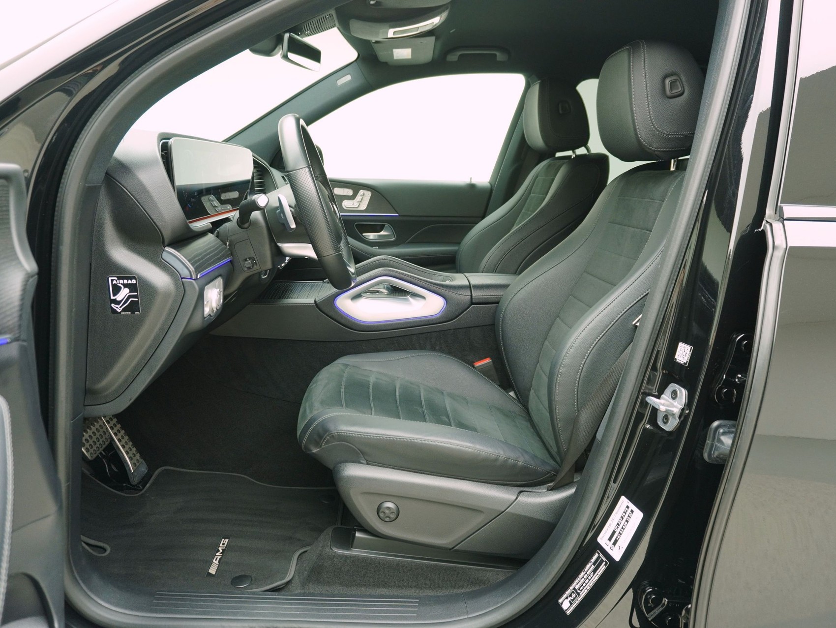 MERCEDES-BENZ GLE-Klasse GLE 300 d AMG Line 4matic-image-7