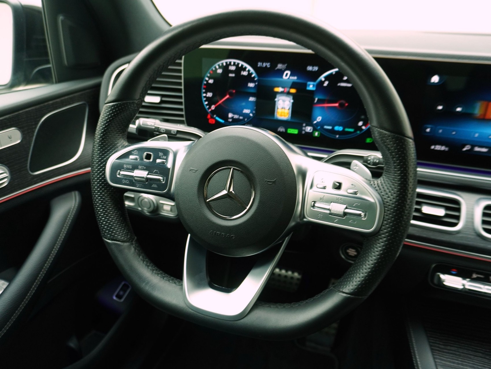 MERCEDES-BENZ GLE-Klasse GLE 300 d AMG Line 4matic-image-9