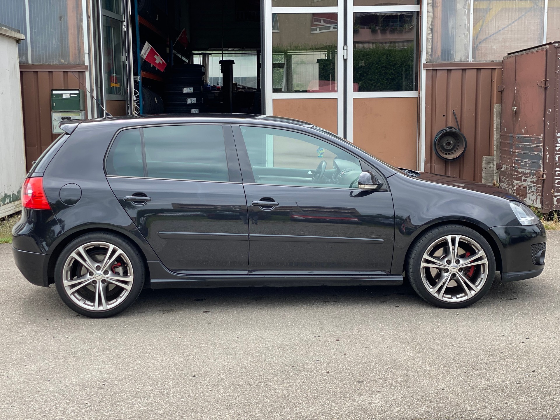 VW Golf 2.0 TFSI GTI-image-1