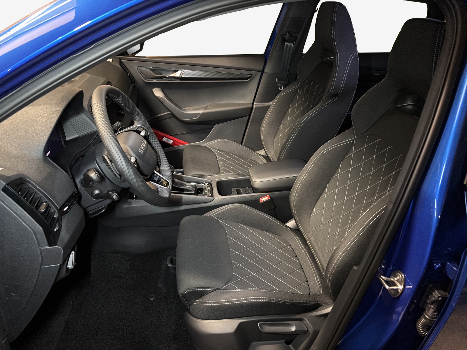 SKODA Karoq 2.0 TSI SportLine 4x4 DSG-image-9