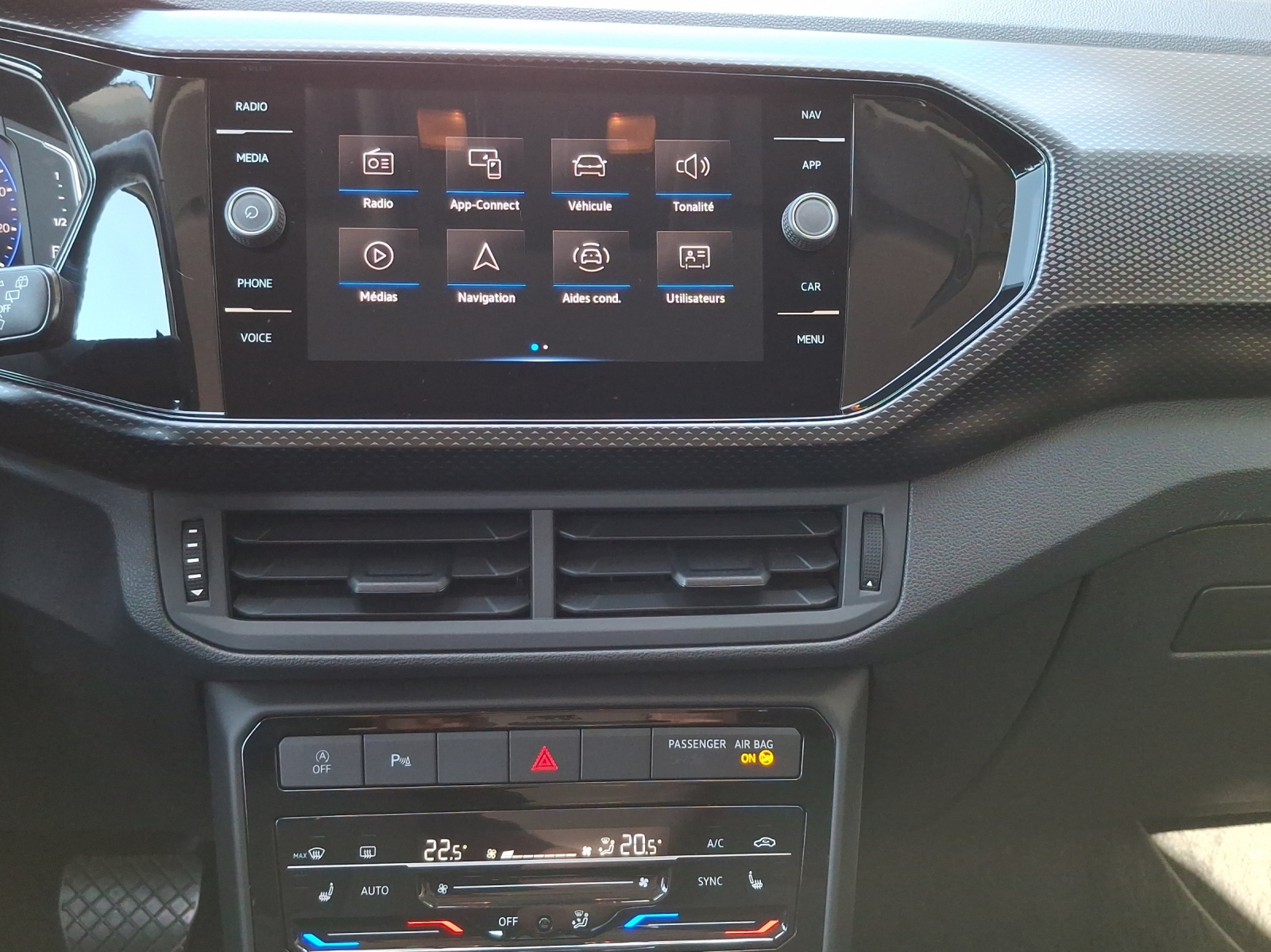 VW T-Cross 1.0 TSI Life Limited DSG-image-10