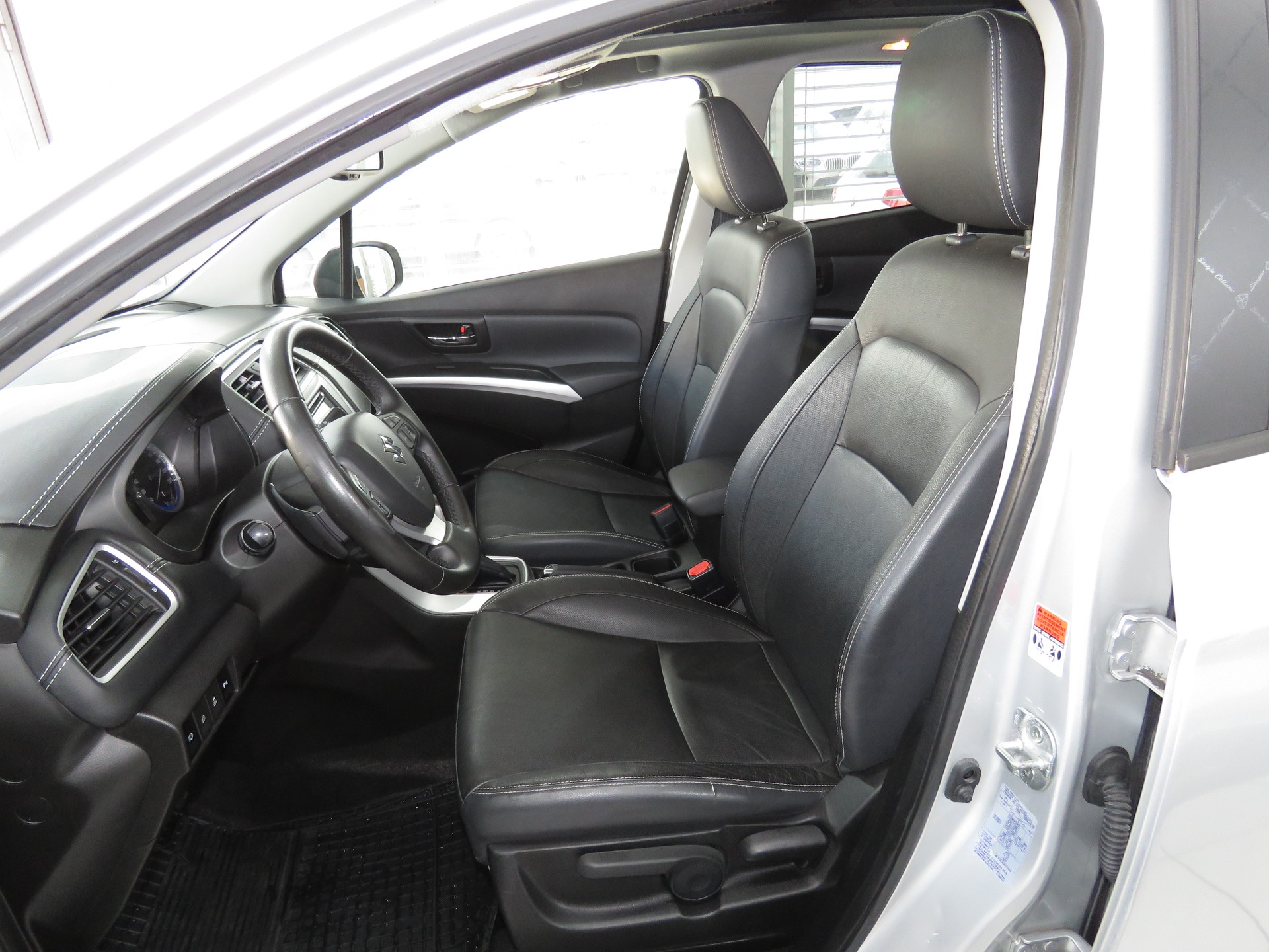 SUZUKI SX4 S-Cross 1.6 16V PizSulai 4WD CVT7 (Automat)-image-7