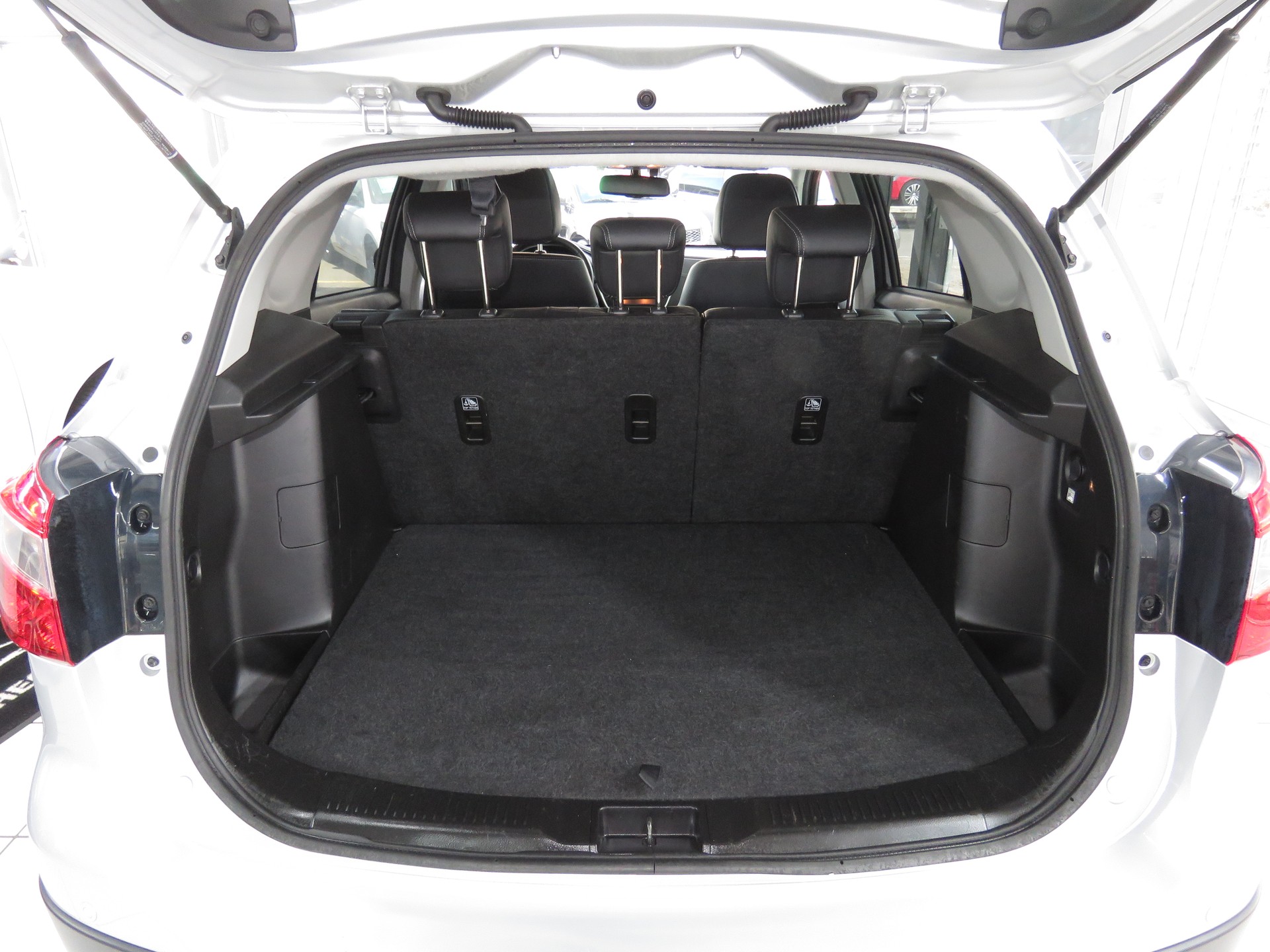 SUZUKI SX4 S-Cross 1.6 16V PizSulai 4WD CVT7 (Automat)-image-10