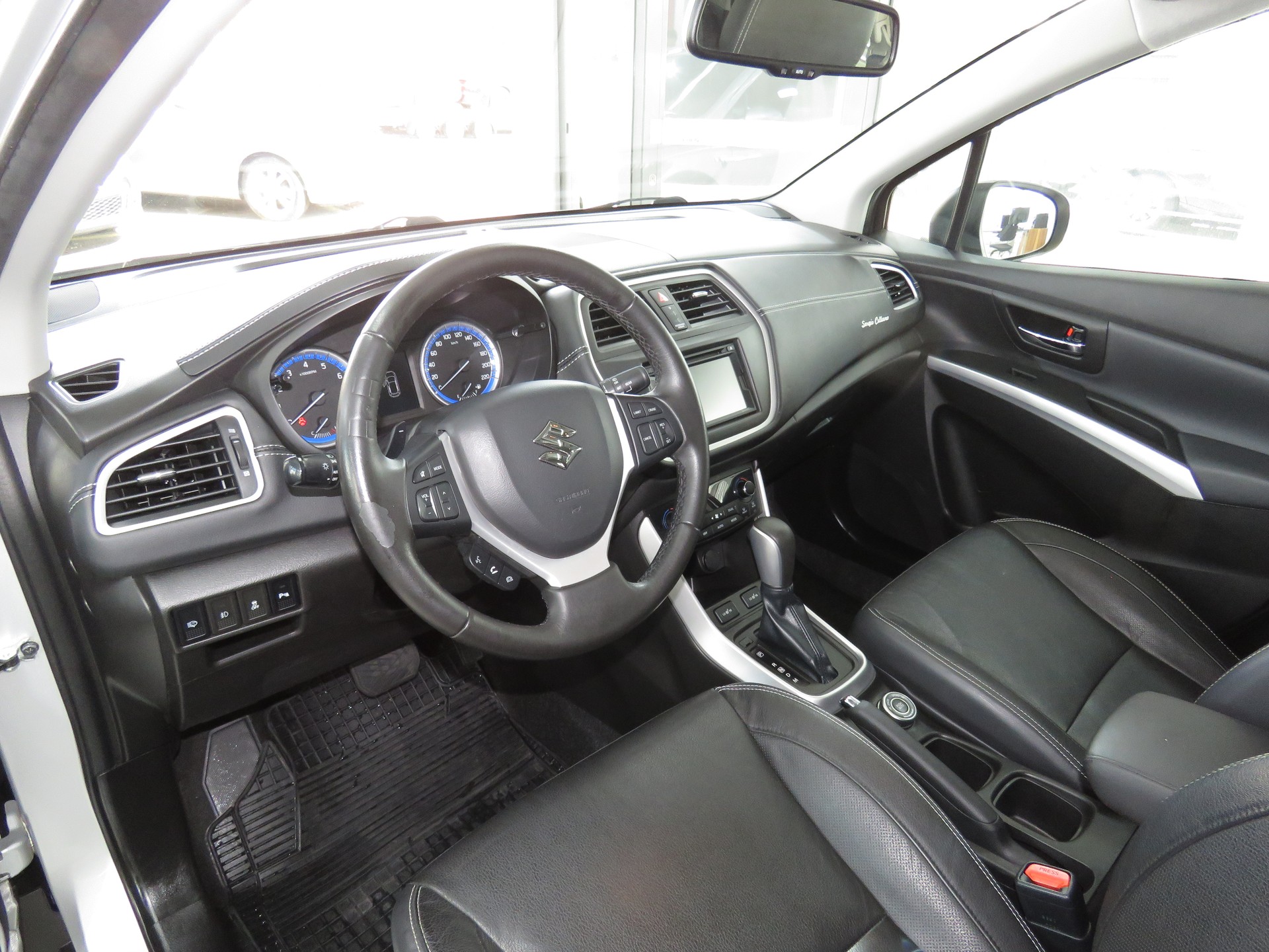 SUZUKI SX4 S-Cross 1.6 16V PizSulai 4WD CVT7 (Automat)-image-6