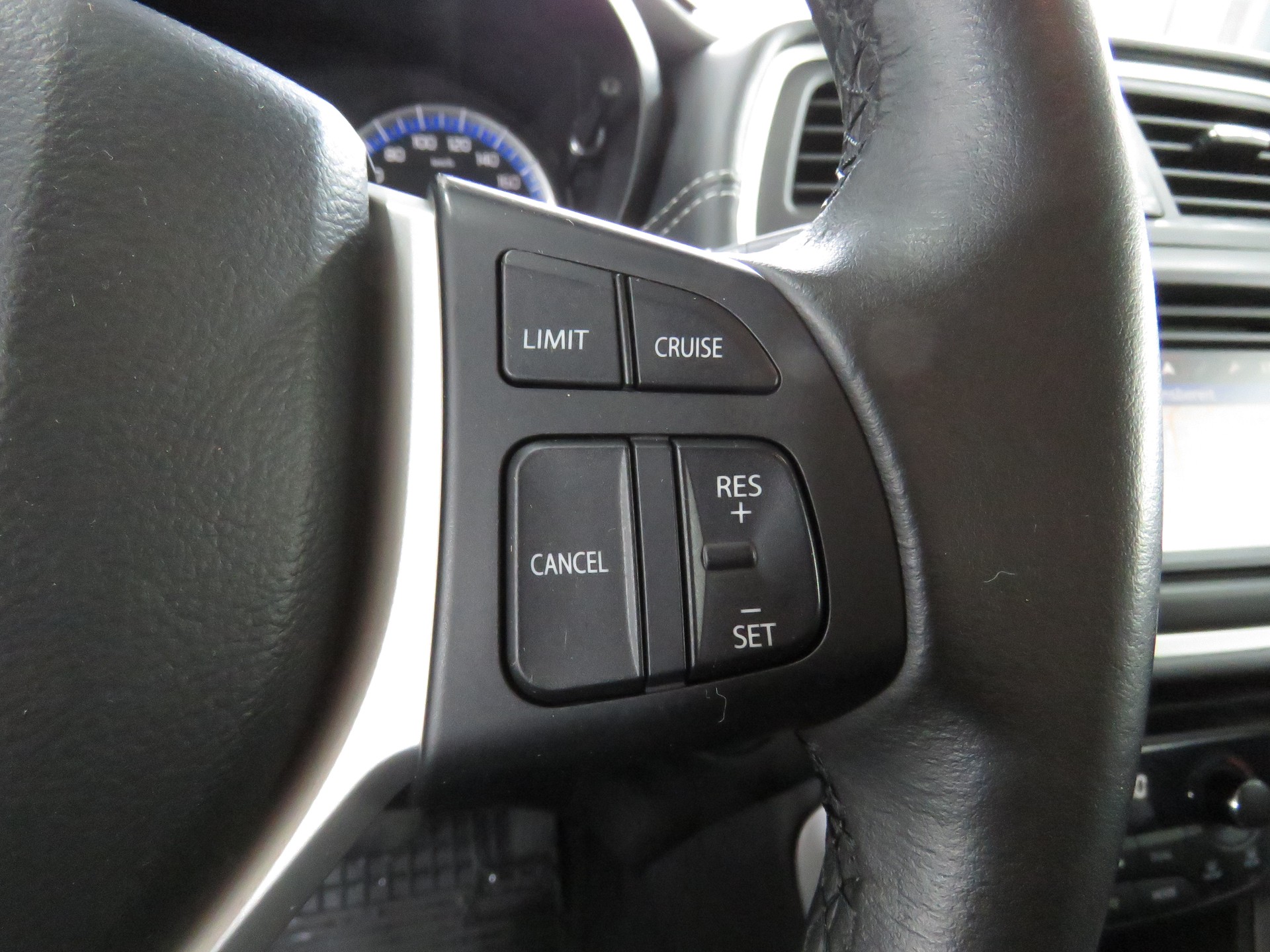 SUZUKI SX4 S-Cross 1.6 16V PizSulai 4WD CVT7 (Automat)-image-22