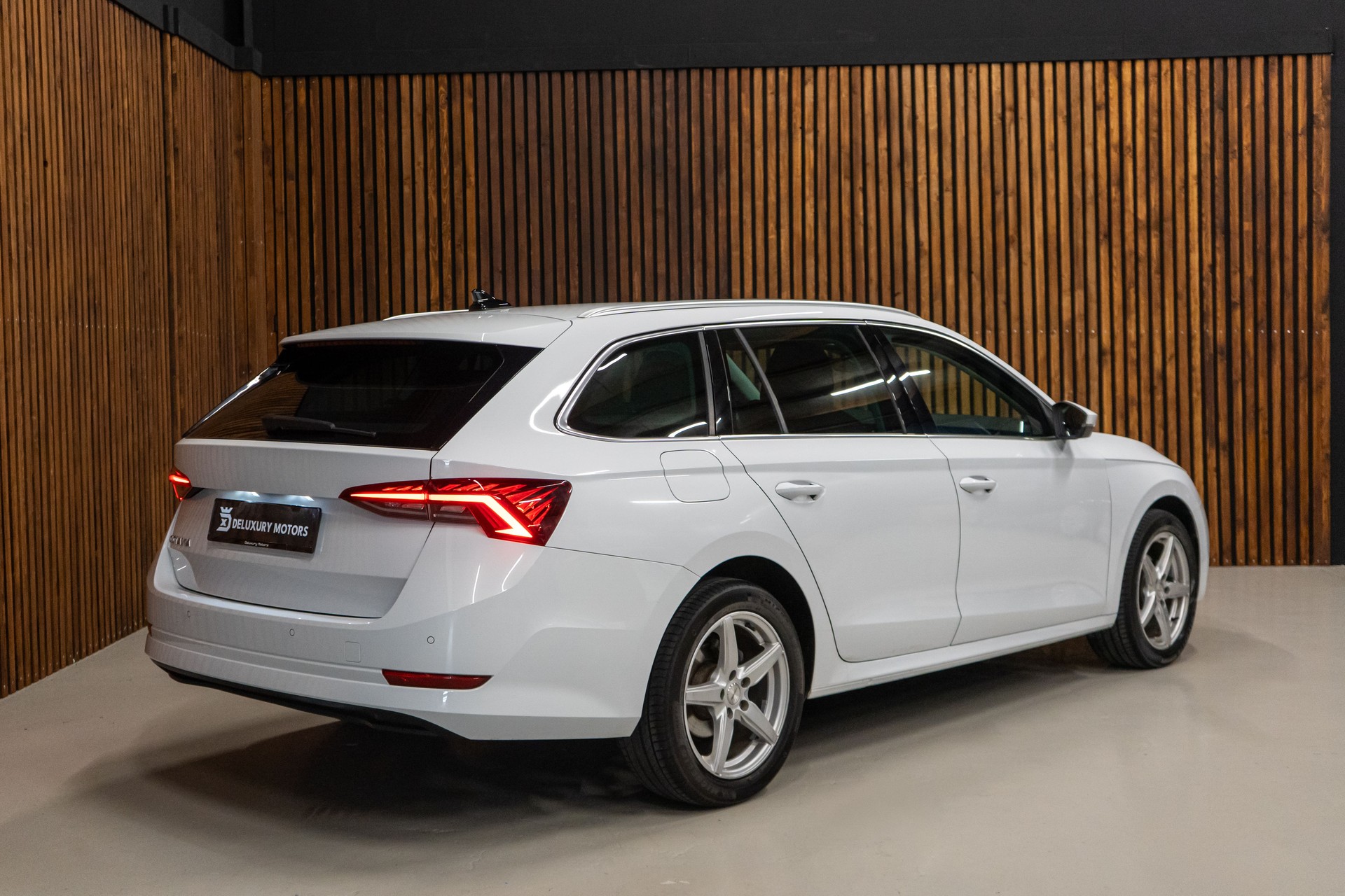SKODA Octavia Combi 2.0 TDI 150 Style DSG-image-1