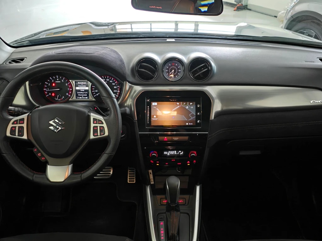 SUZUKI Vitara 1.4 Boosterjet Sergio Cellano Top Automatic-image-12
