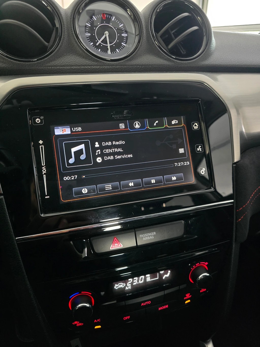 SUZUKI Vitara 1.4 Boosterjet Sergio Cellano Top Automatic-image-9