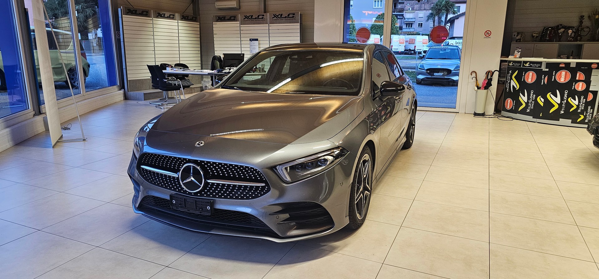 MERCEDES-BENZ A 200 4Matic AMG Line 8G-DCT