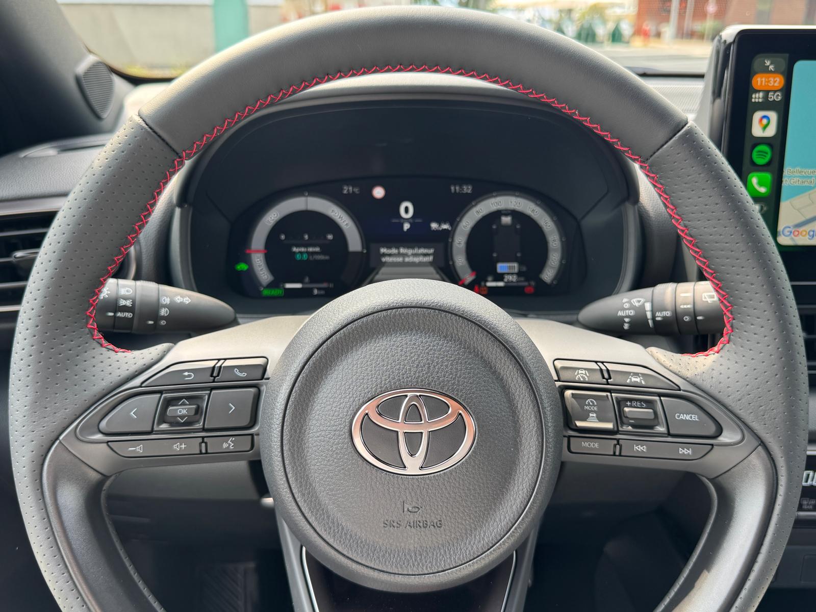 TOYOTA Yaris 1.5 GR Sport e-CVT-image-11