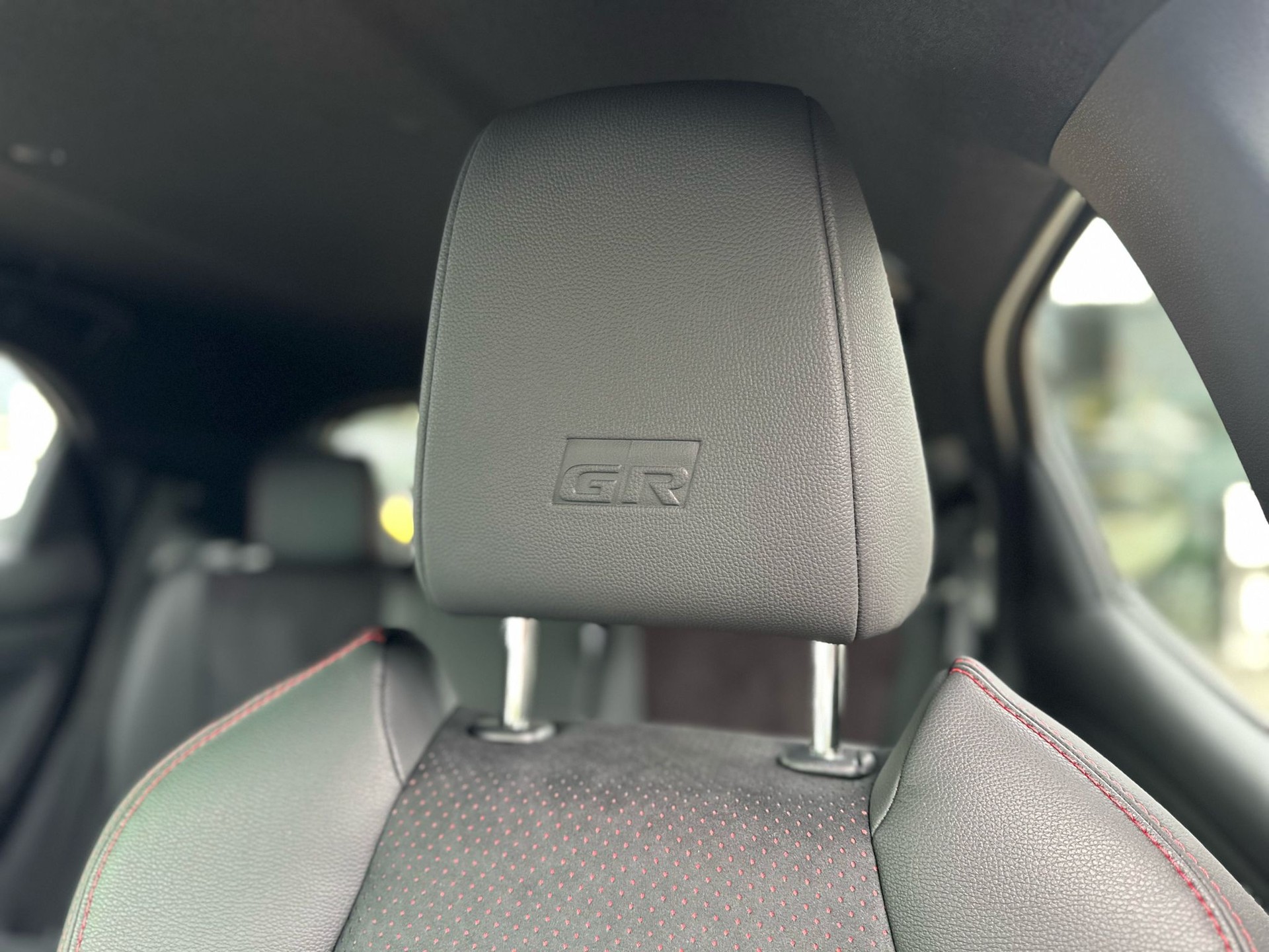 TOYOTA Yaris 1.5 GR Sport e-CVT-image-7