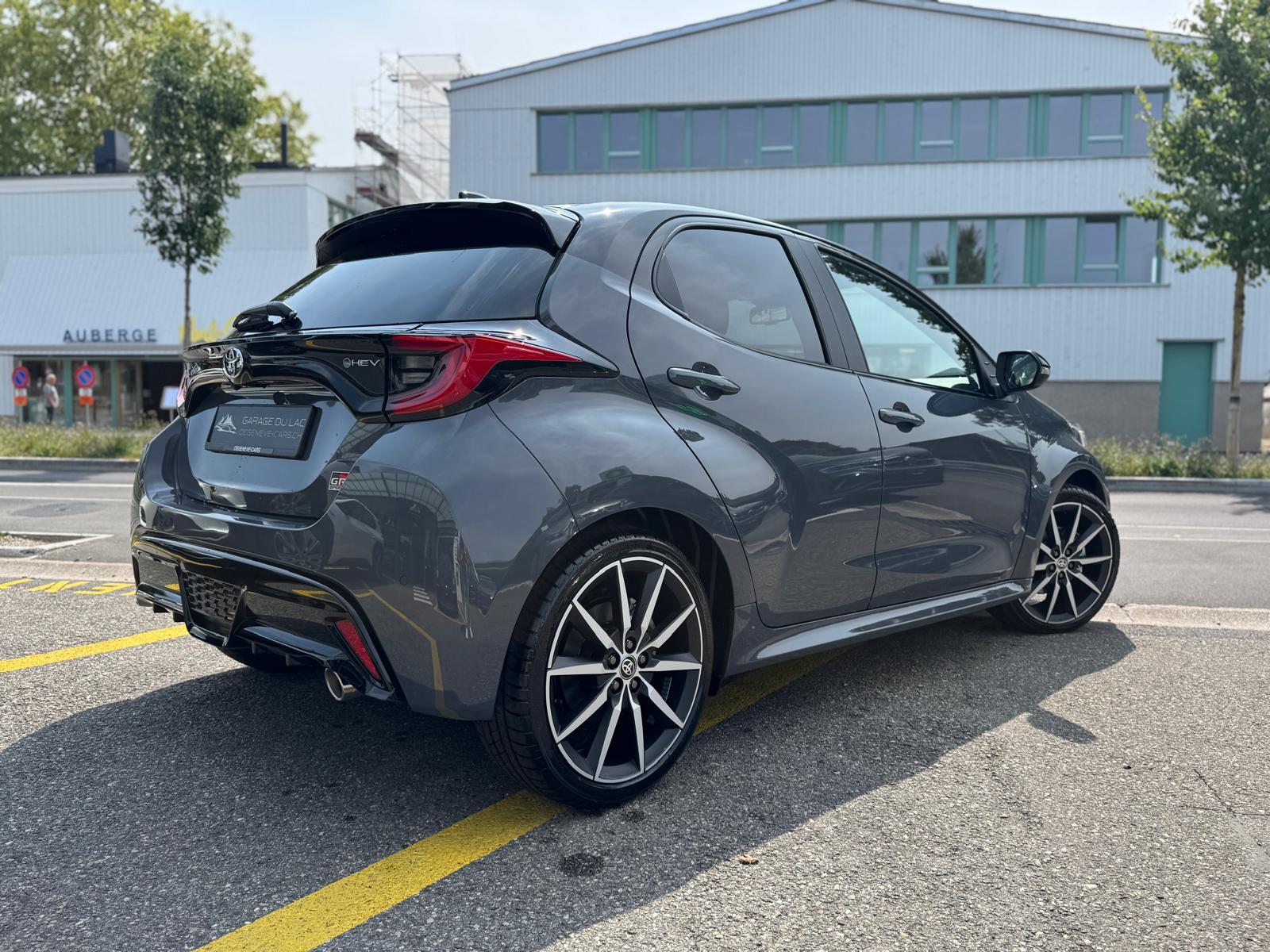 TOYOTA Yaris 1.5 GR Sport e-CVT-image-3
