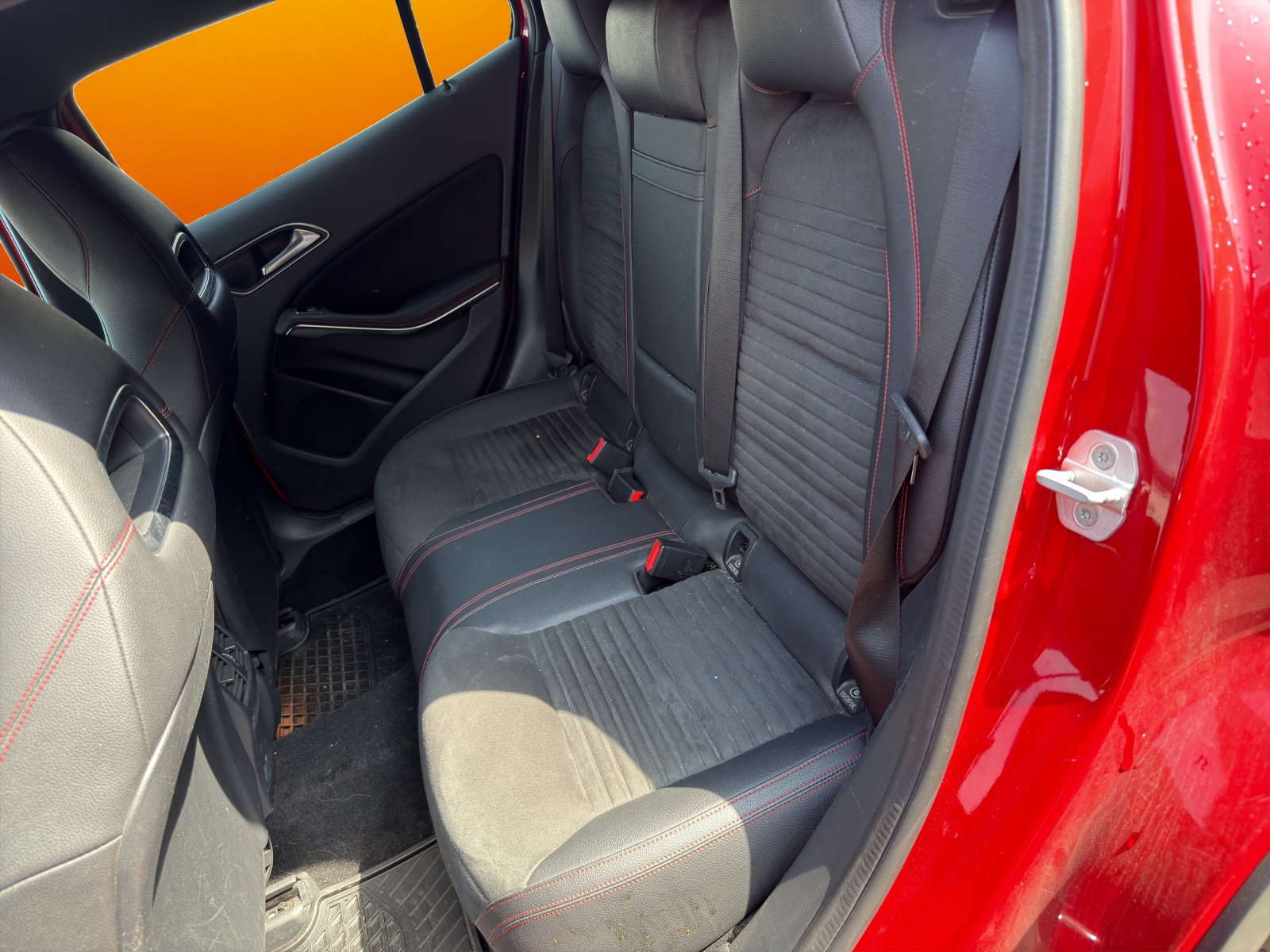 MERCEDES-BENZ GLA 250 AMG Line 4Matic 7G-DCT-image-11