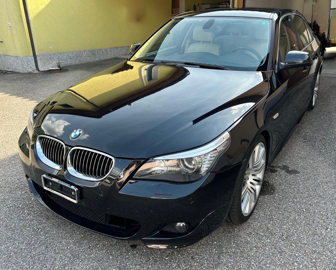 BMW 520d-image-1