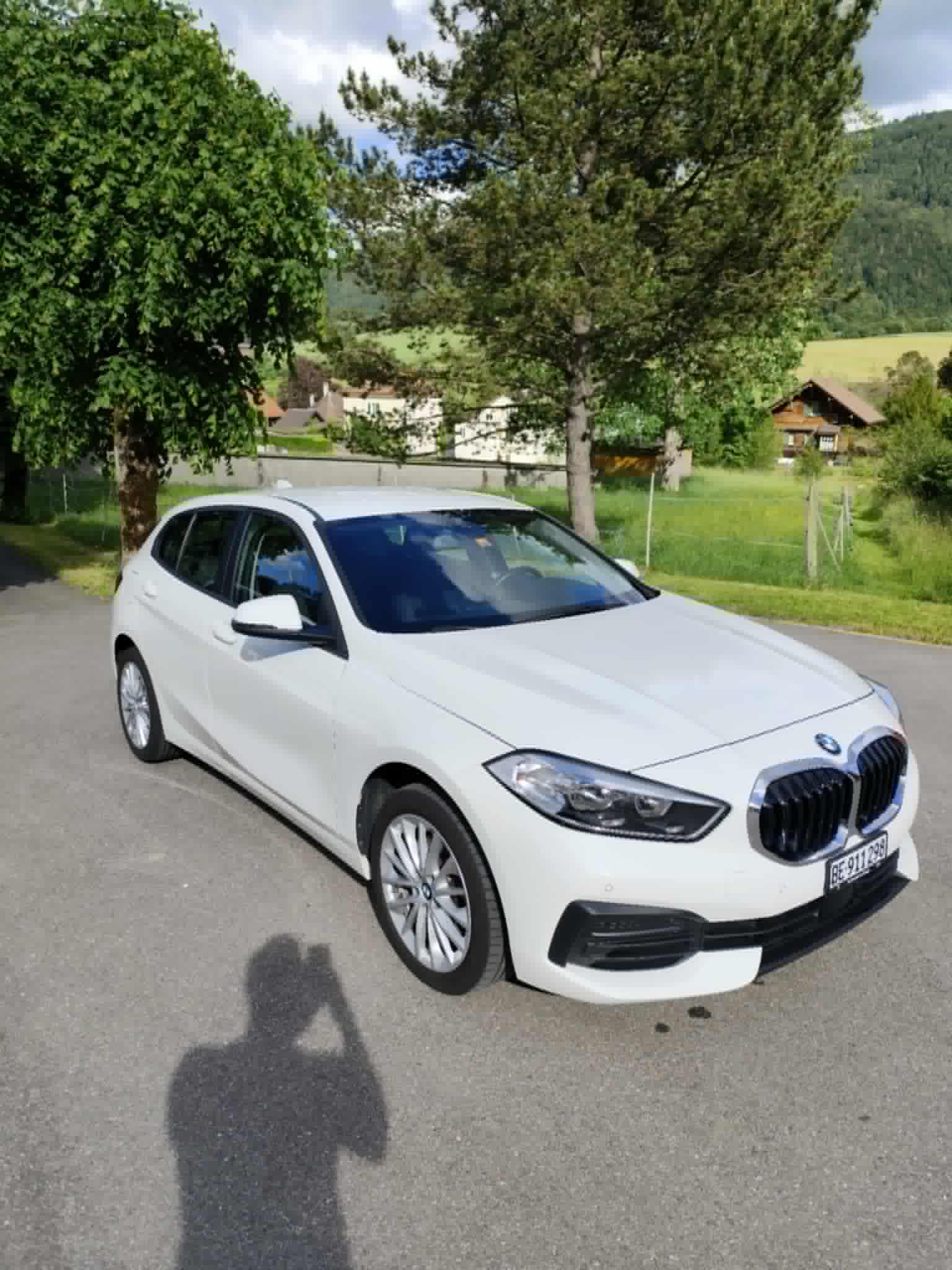 BMW 118i-image-0