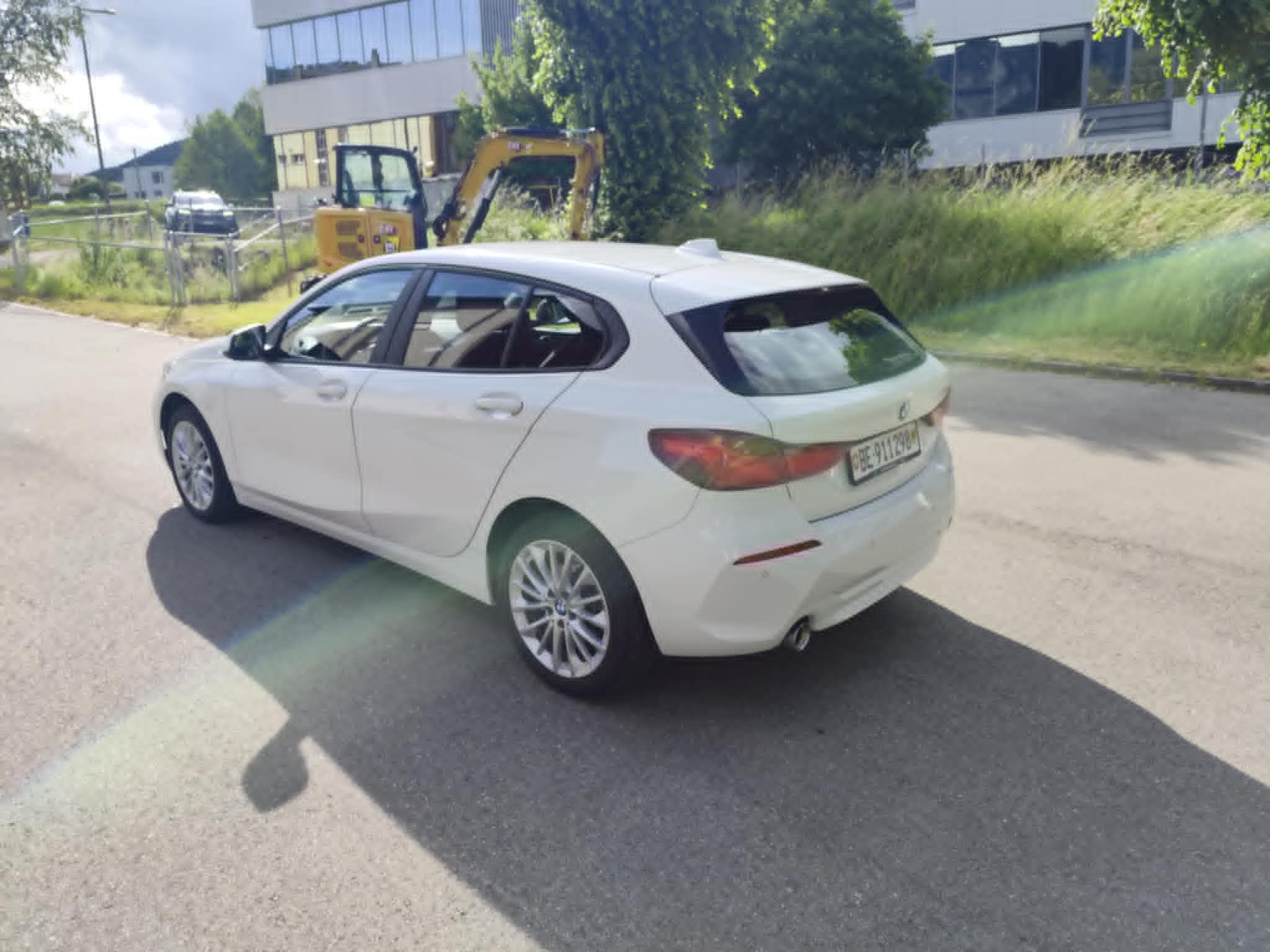 BMW 118i-image-1