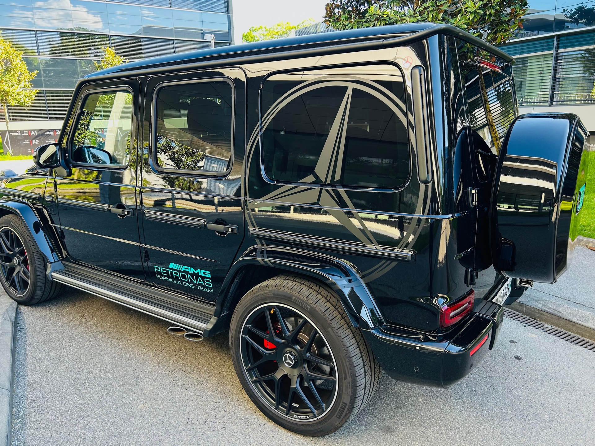 MERCEDES-BENZ G 63 AMG 4x4 2-image-3