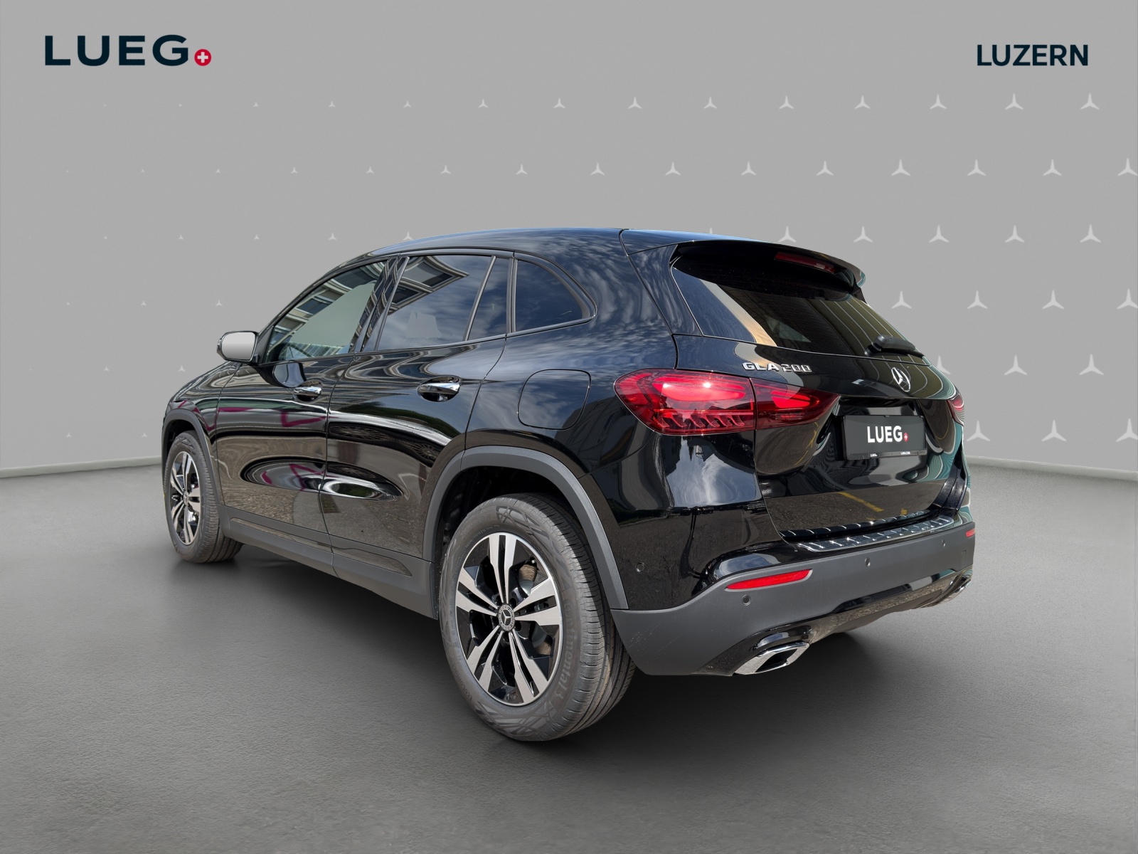 MERCEDES-BENZ GLA 200 Night Star 7G-DCT-image-2