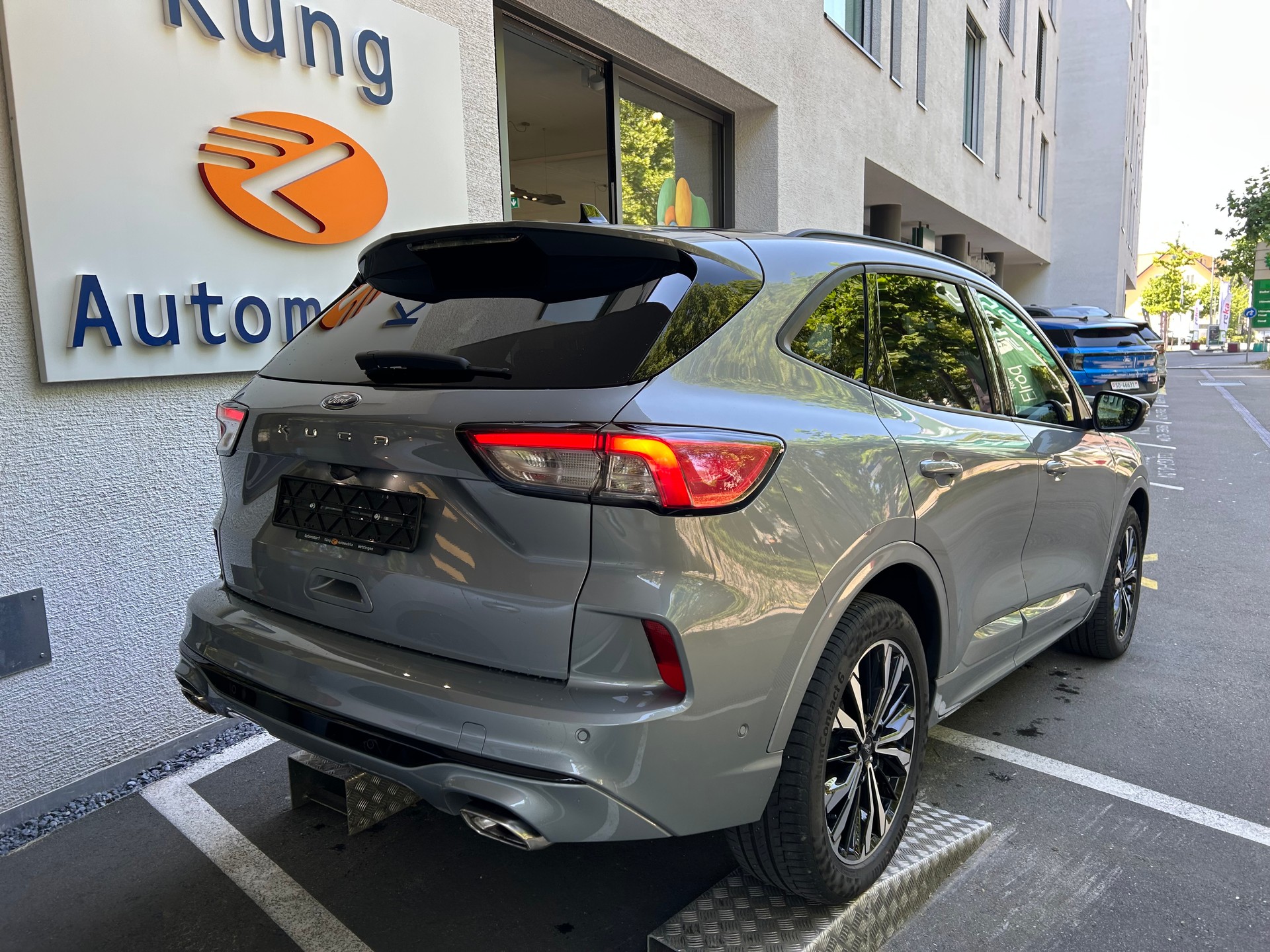 FORD Kuga 2.5 PHEV ST-Line X 2WD-image-2