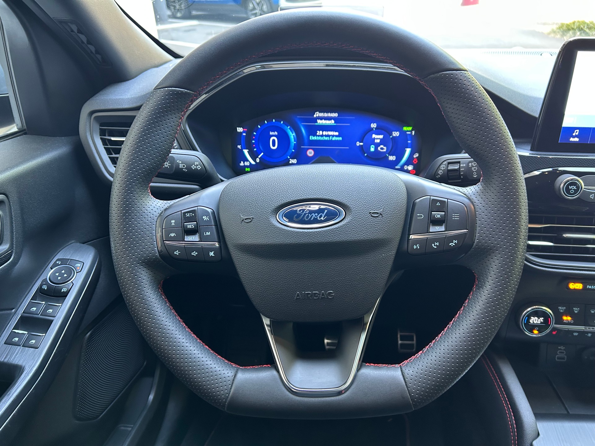 FORD Kuga 2.5 PHEV ST-Line X 2WD-image-10