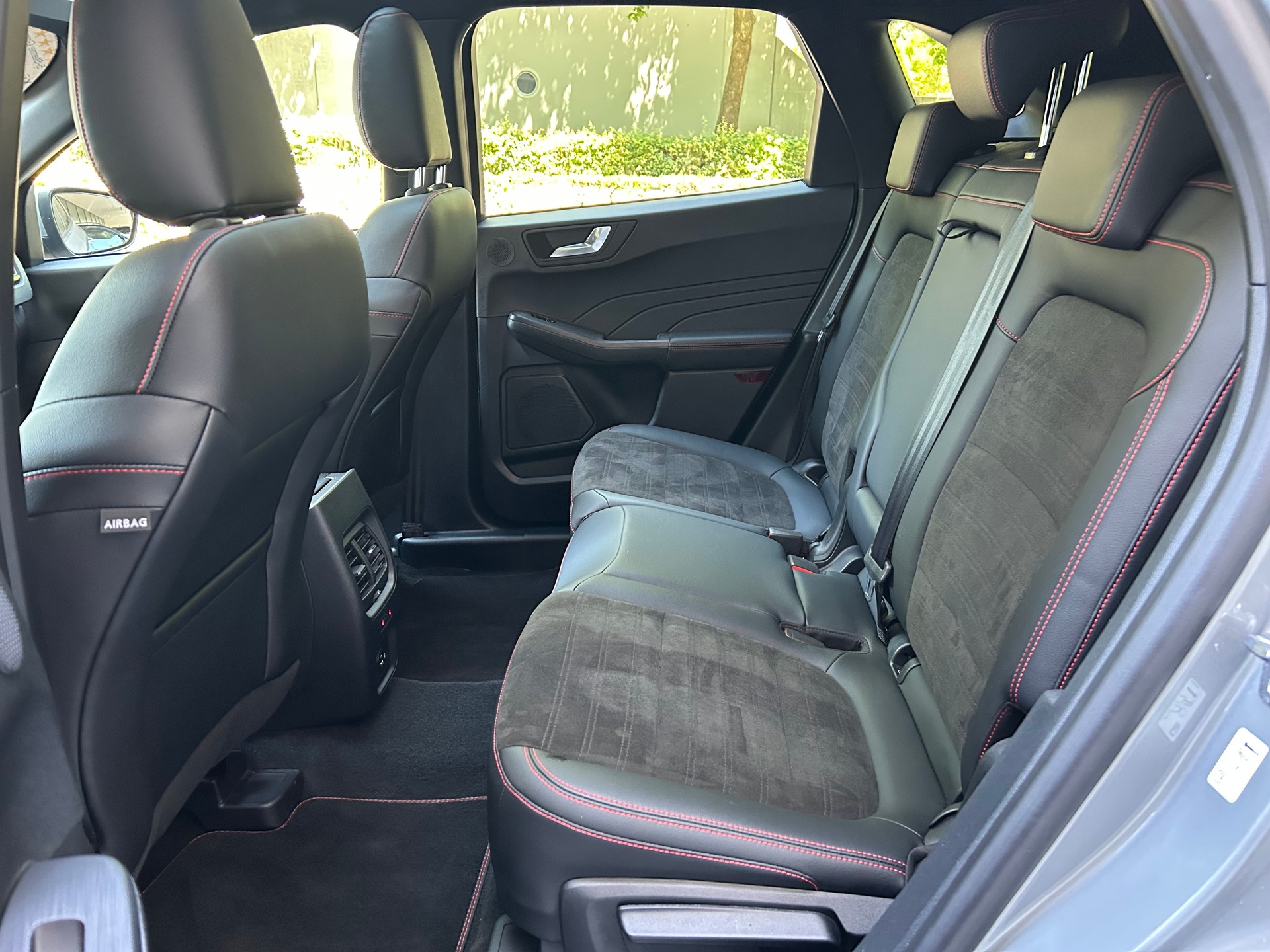 FORD Kuga 2.5 PHEV ST-Line X 2WD-image-14