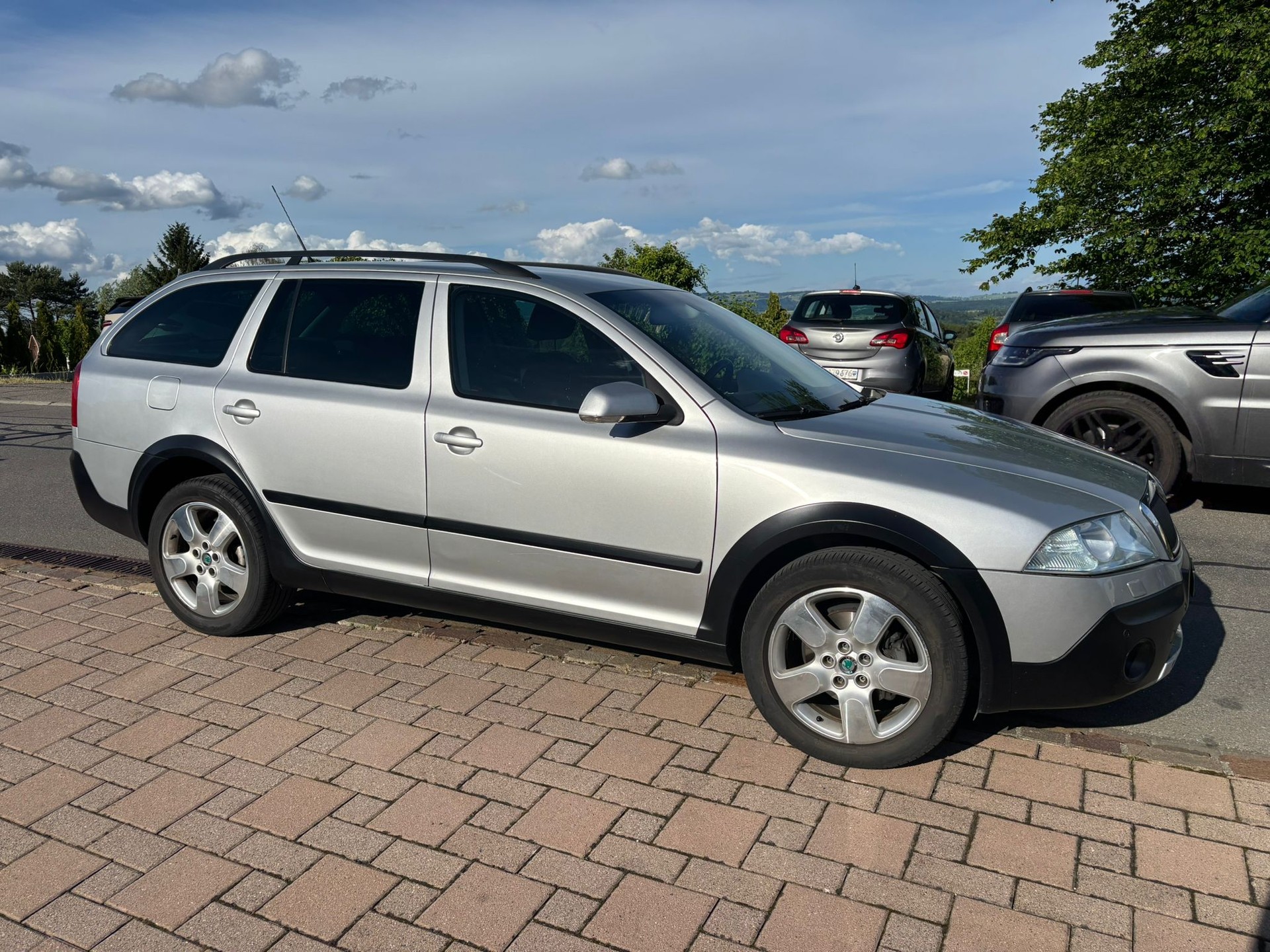SKODA 2.0 TDI Scout 4x4-image-1