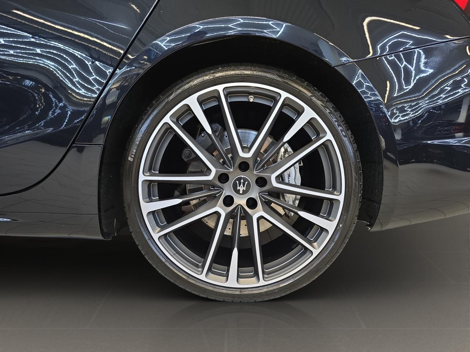 MASERATI Ghibli 3.8 V8 Trofeo-image-6