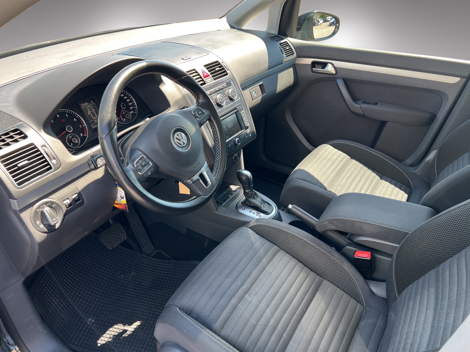VW Touran 1.4 TSI 140 Cup DSG-image-5