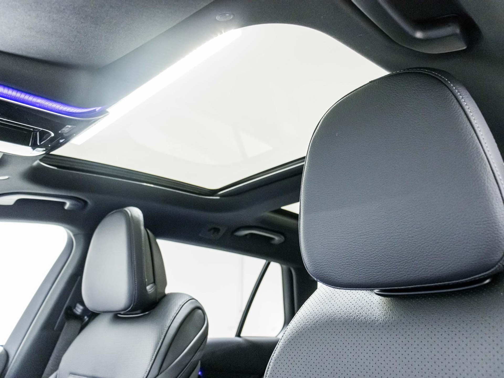 MERCEDES-BENZ C 220 d 4MATIC T-Modell "Swiss Star"-image-8