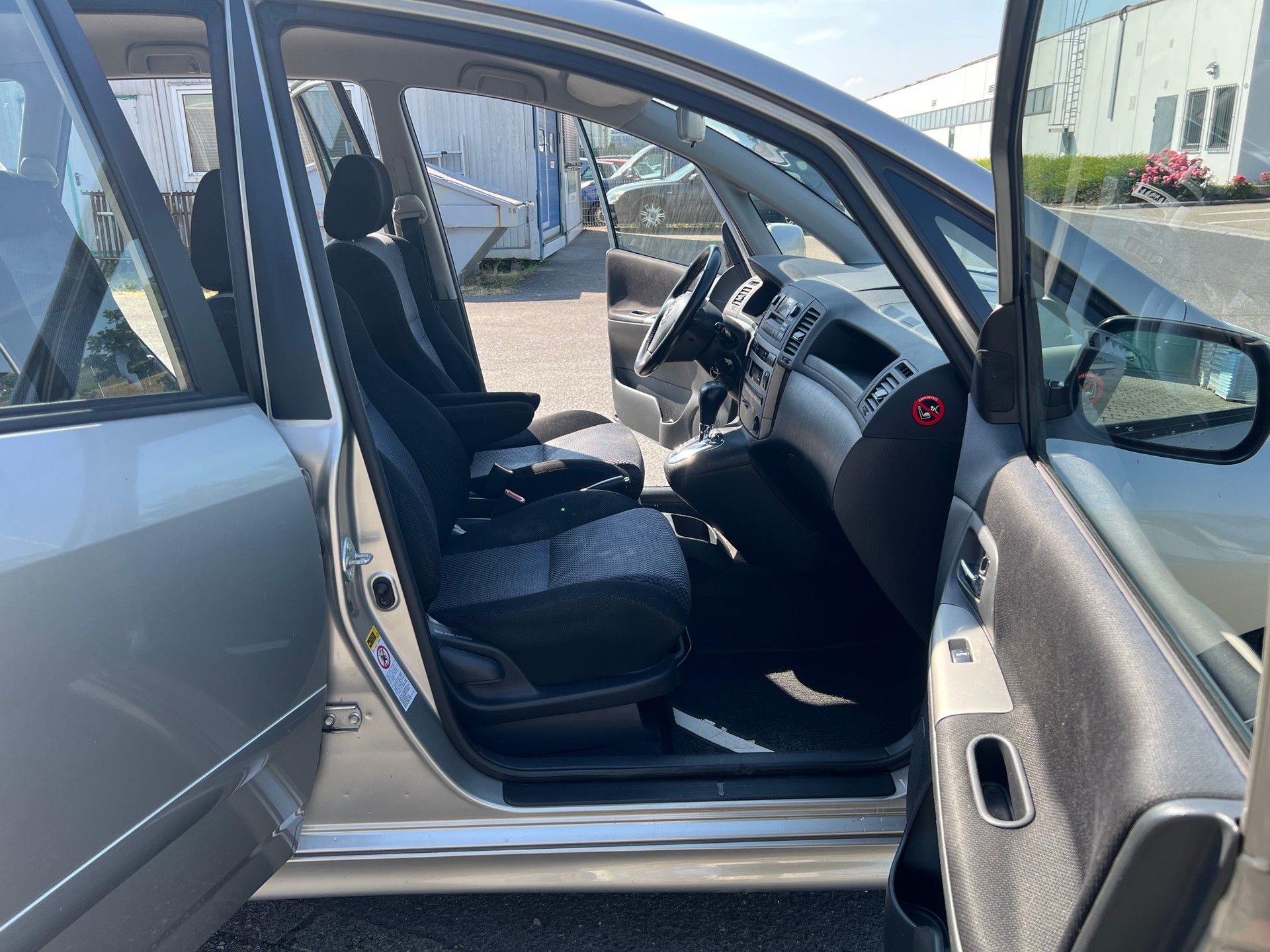 TOYOTA Corolla Verso 1.8 Linea Sol-image-8