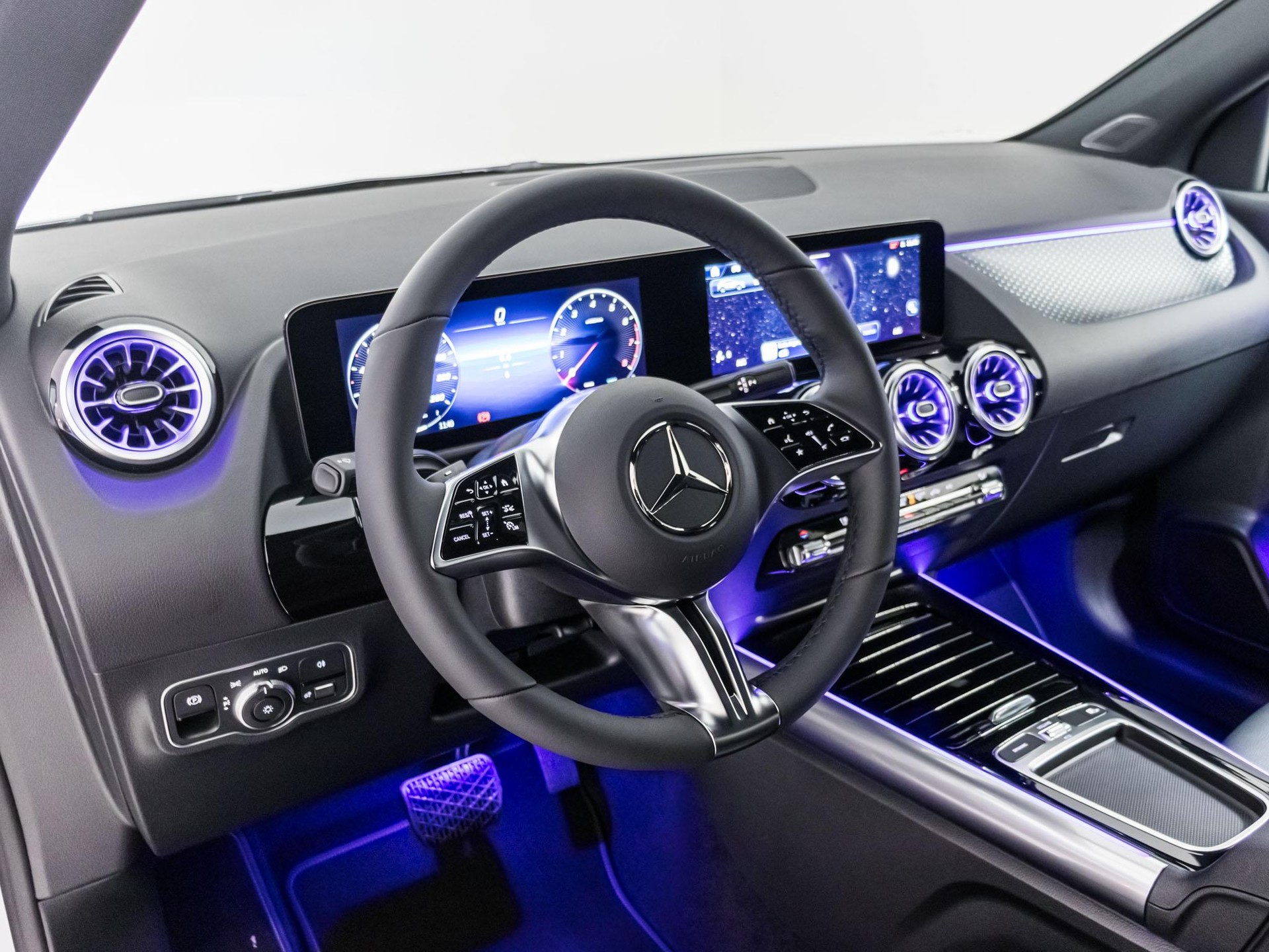 MERCEDES-BENZ GLA 200 Night Star-image-8