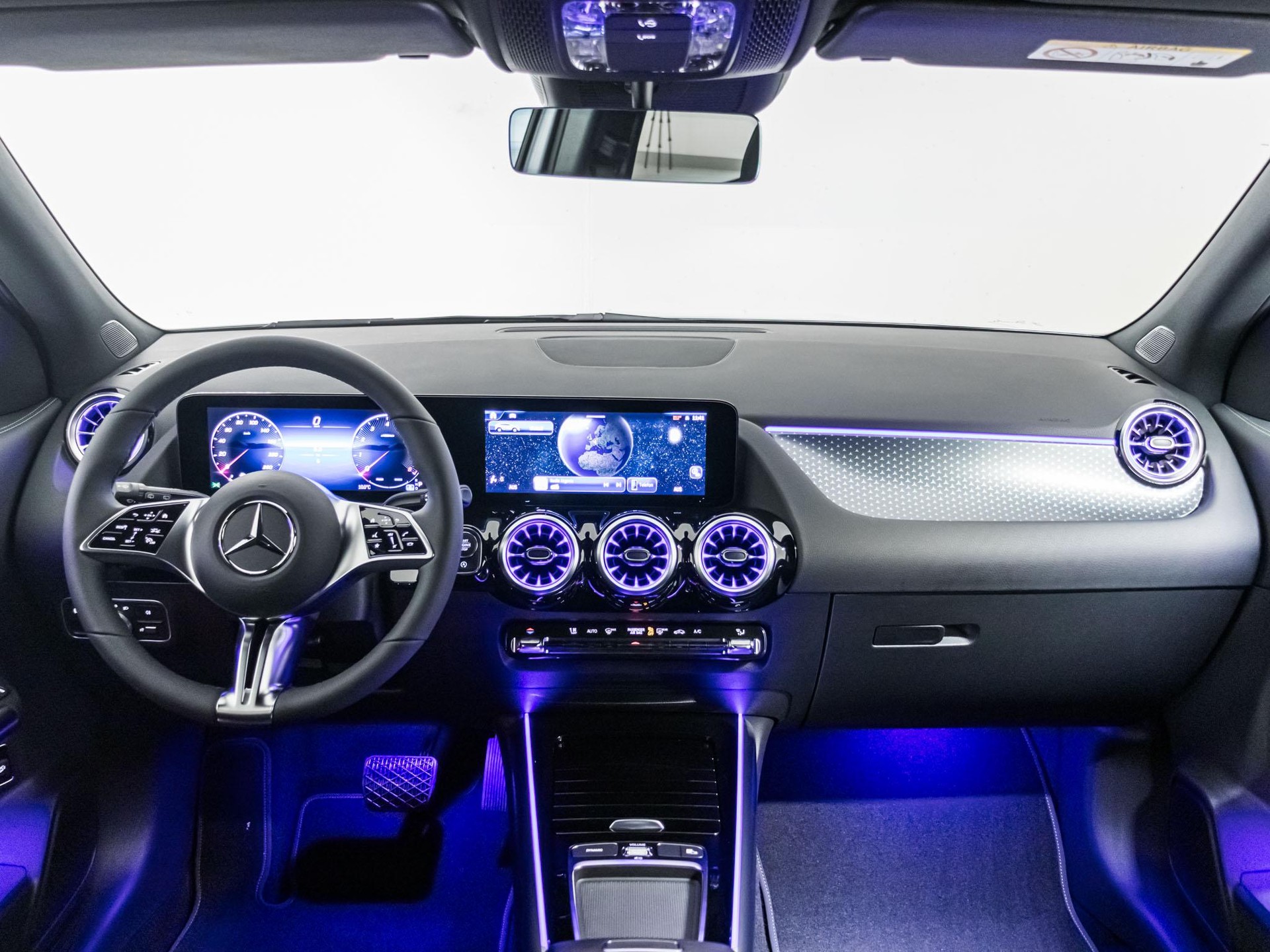 MERCEDES-BENZ GLA 200 Night Star-image-10