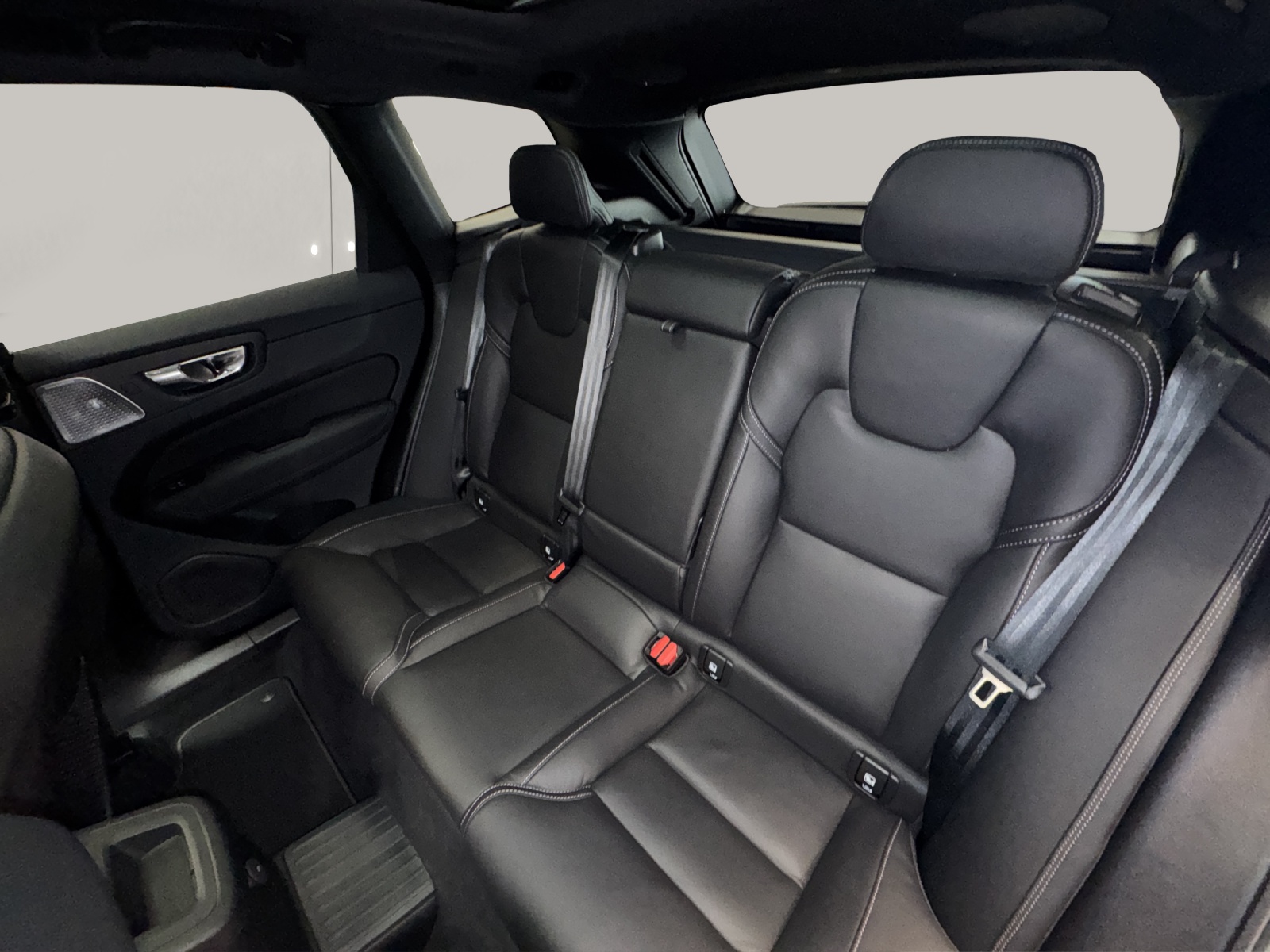 VOLVO XC60 2.0 T6 TE Ultra Bright eAWD-image-12